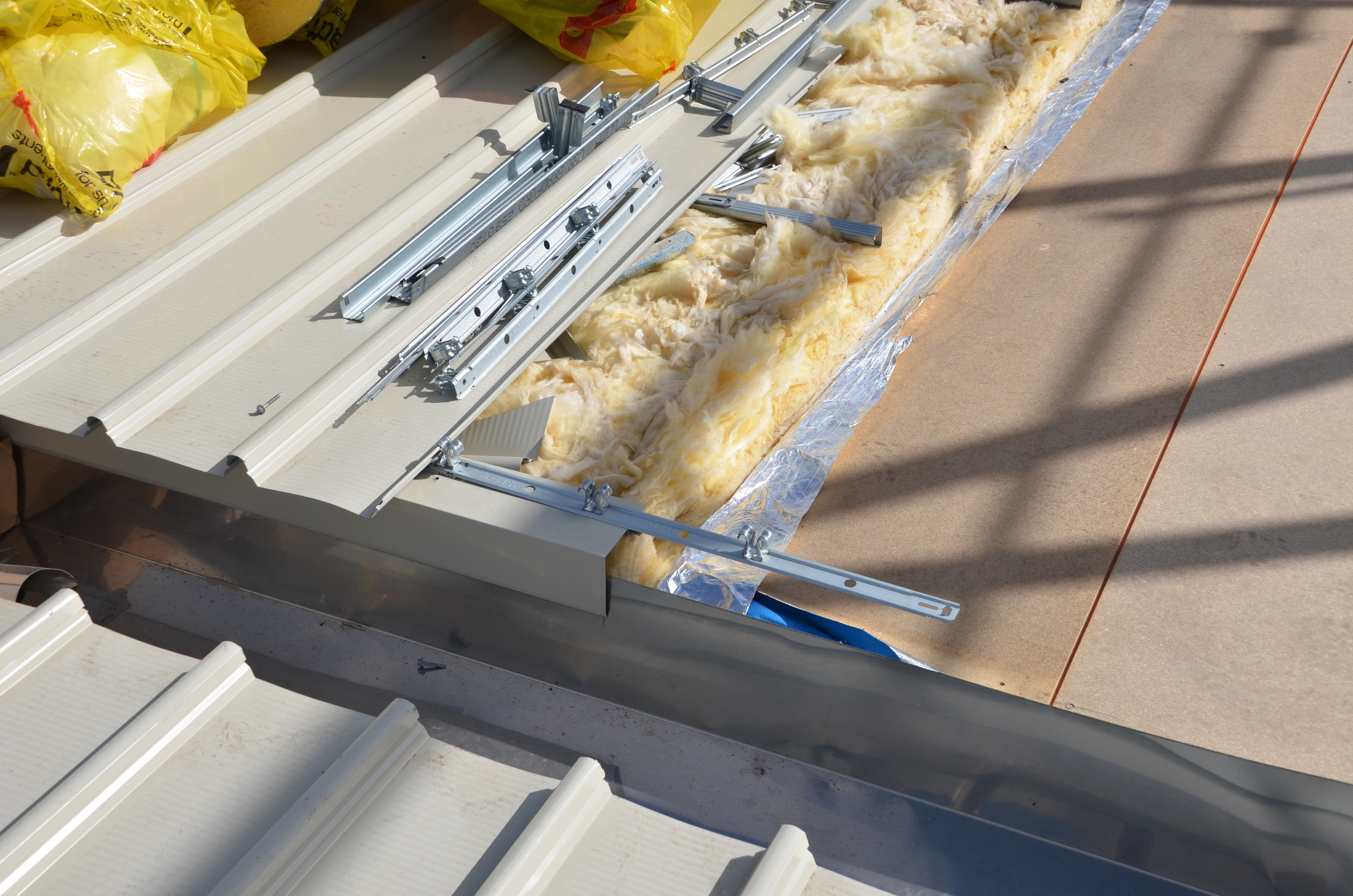 https://archive.abp.unimelb.edu.au/objects/images/Construction/Images/Roof/Roof sheeting, flashings and gutters/DSC_6085.JPG https://archive.abp.unimelb.edu.au/objects/images/Construction/Images/Roof/Roof sheeting, flashings and gutters/DSC_6085.JPG