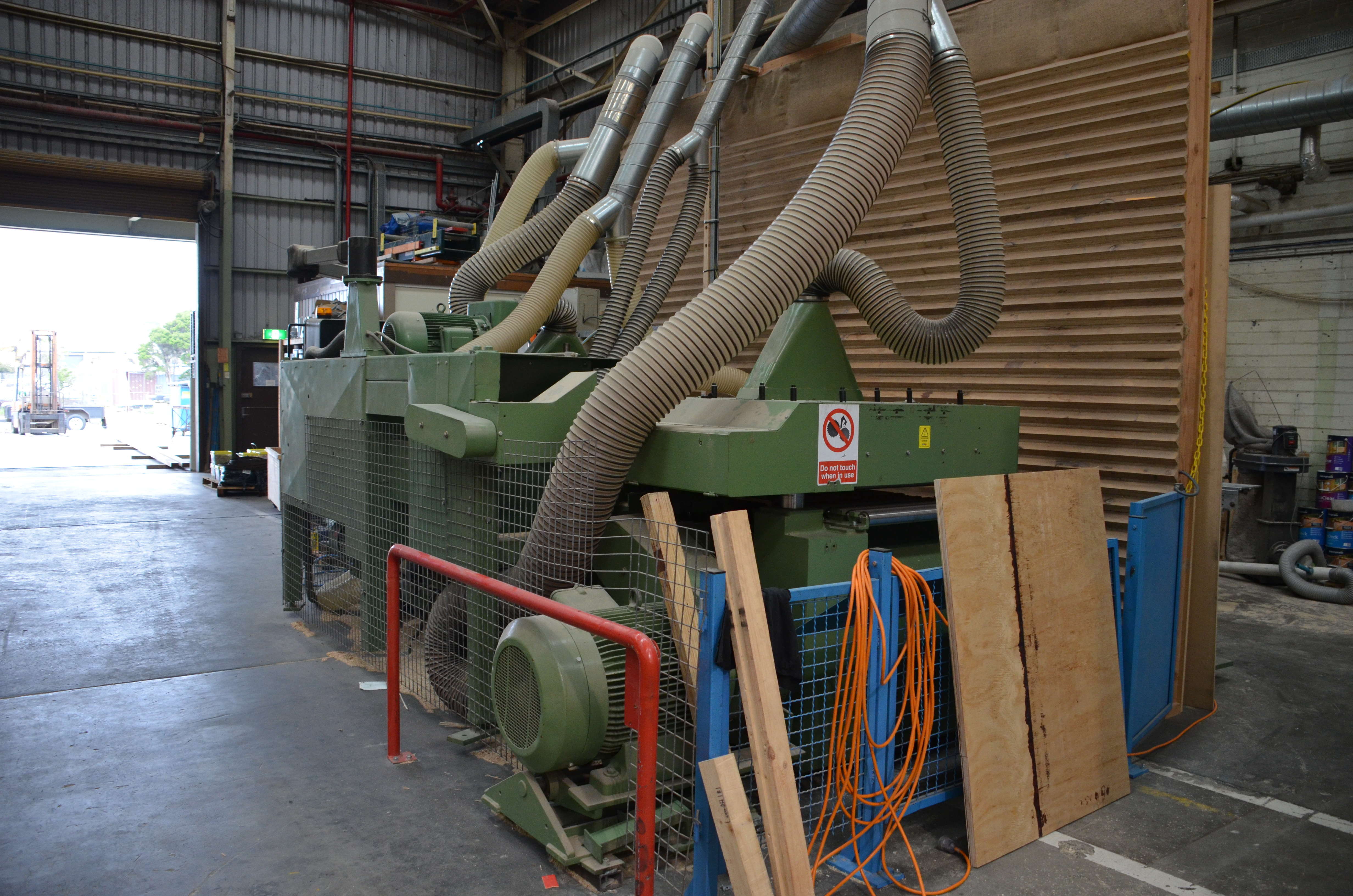 https://archive.abp.unimelb.edu.au/objects/images/Construction/Images/LVL roof beams & coffers/Manufacture by Timberbuilt/DSC_4227.JPG
