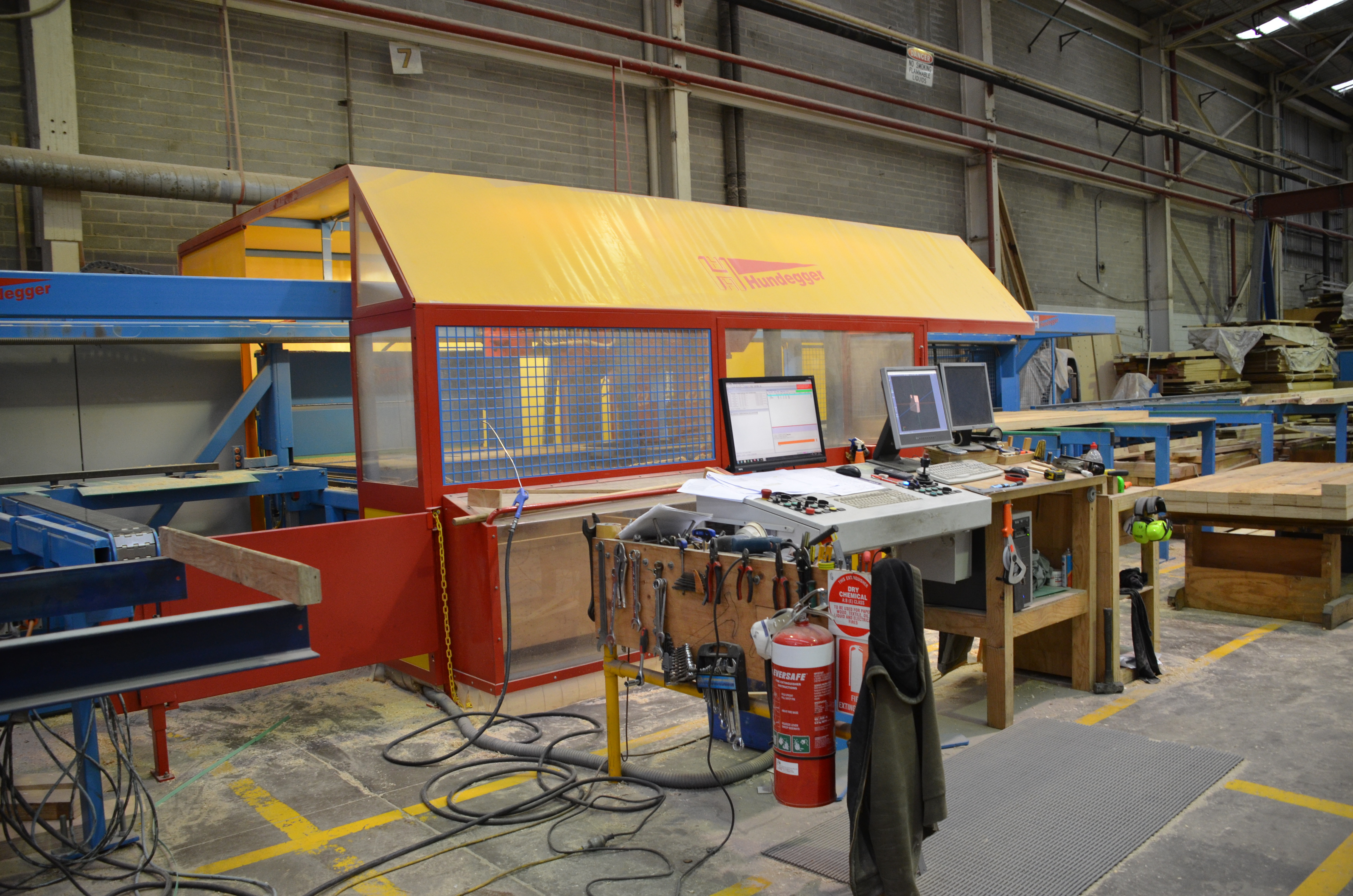 https://archive.abp.unimelb.edu.au/objects/images/Construction/Images/LVL roof beams & coffers/Manufacture by Timberbuilt/DSC_4211.JPG