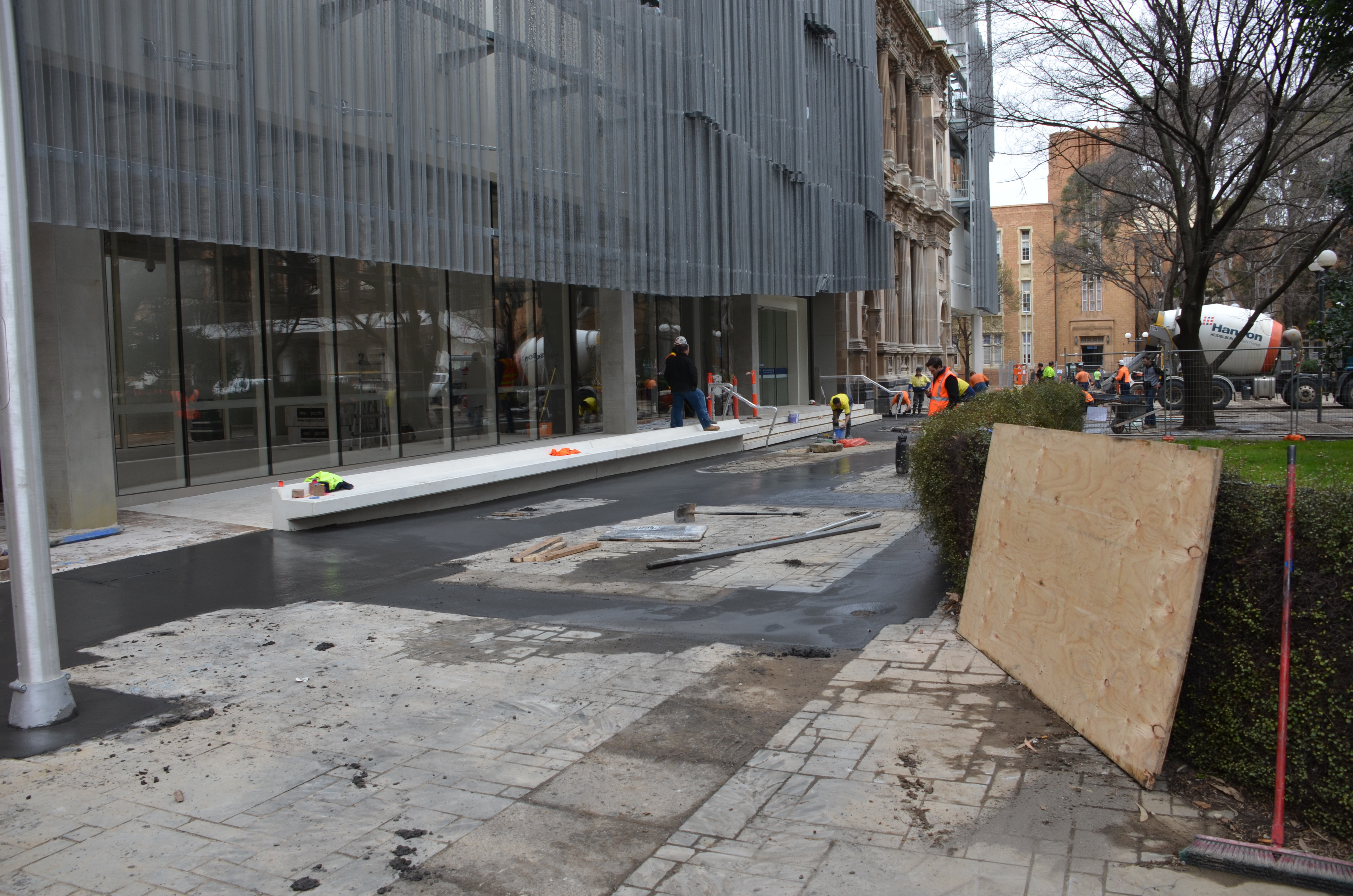 https://archive.abp.unimelb.edu.au/objects/images/Construction/Images/External Works/Concrete paving/DSD_0041.JPG https://archive.abp.unimelb.edu.au/objects/images/Construction/Images/External Works/Concrete paving/DSD_0041.JPG