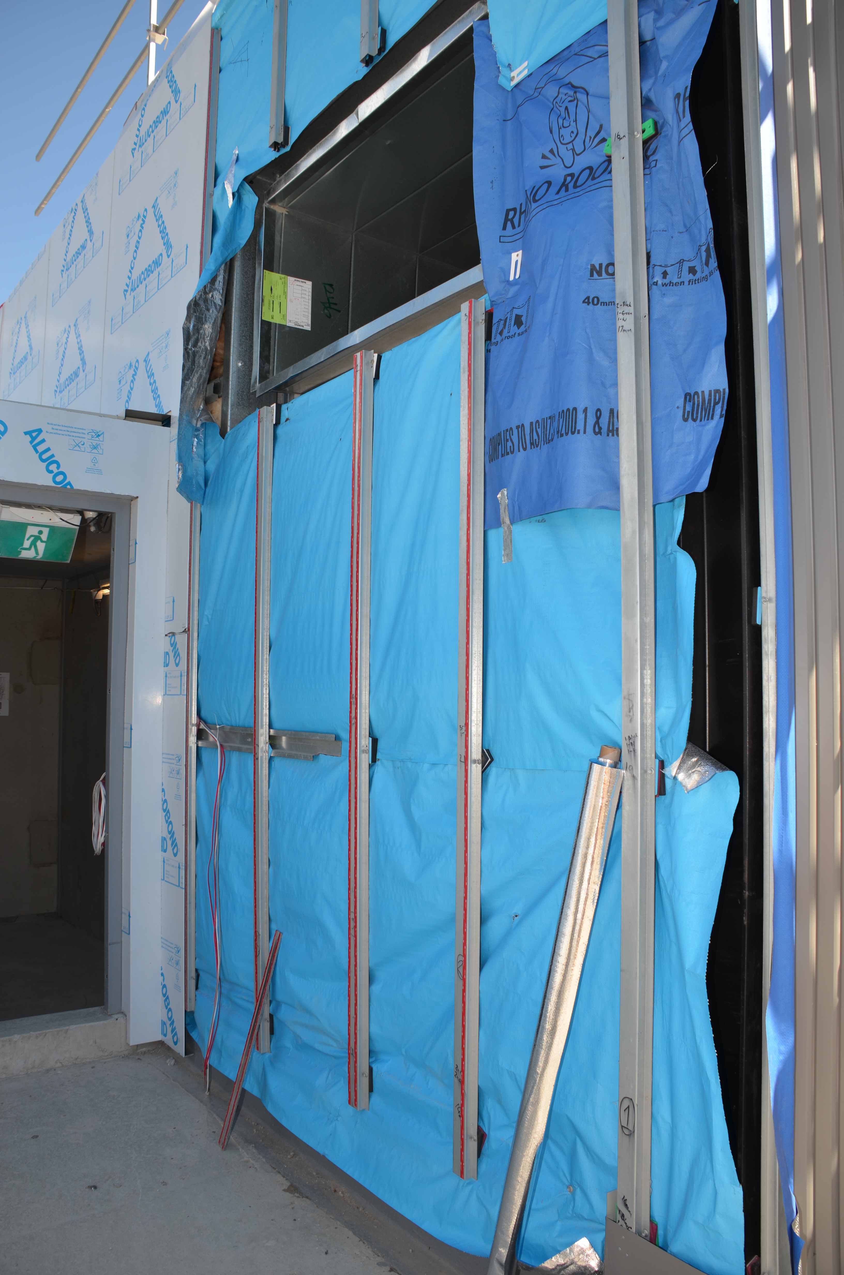 https://archive.abp.unimelb.edu.au/objects/images/Construction/Images/Roof/Sheet wall claddings/Composite sheet/DSC_6488.JPG https://archive.abp.unimelb.edu.au/objects/images/Construction/Images/Roof/Sheet wall claddings/Composite sheet/DSC_6488.JPG