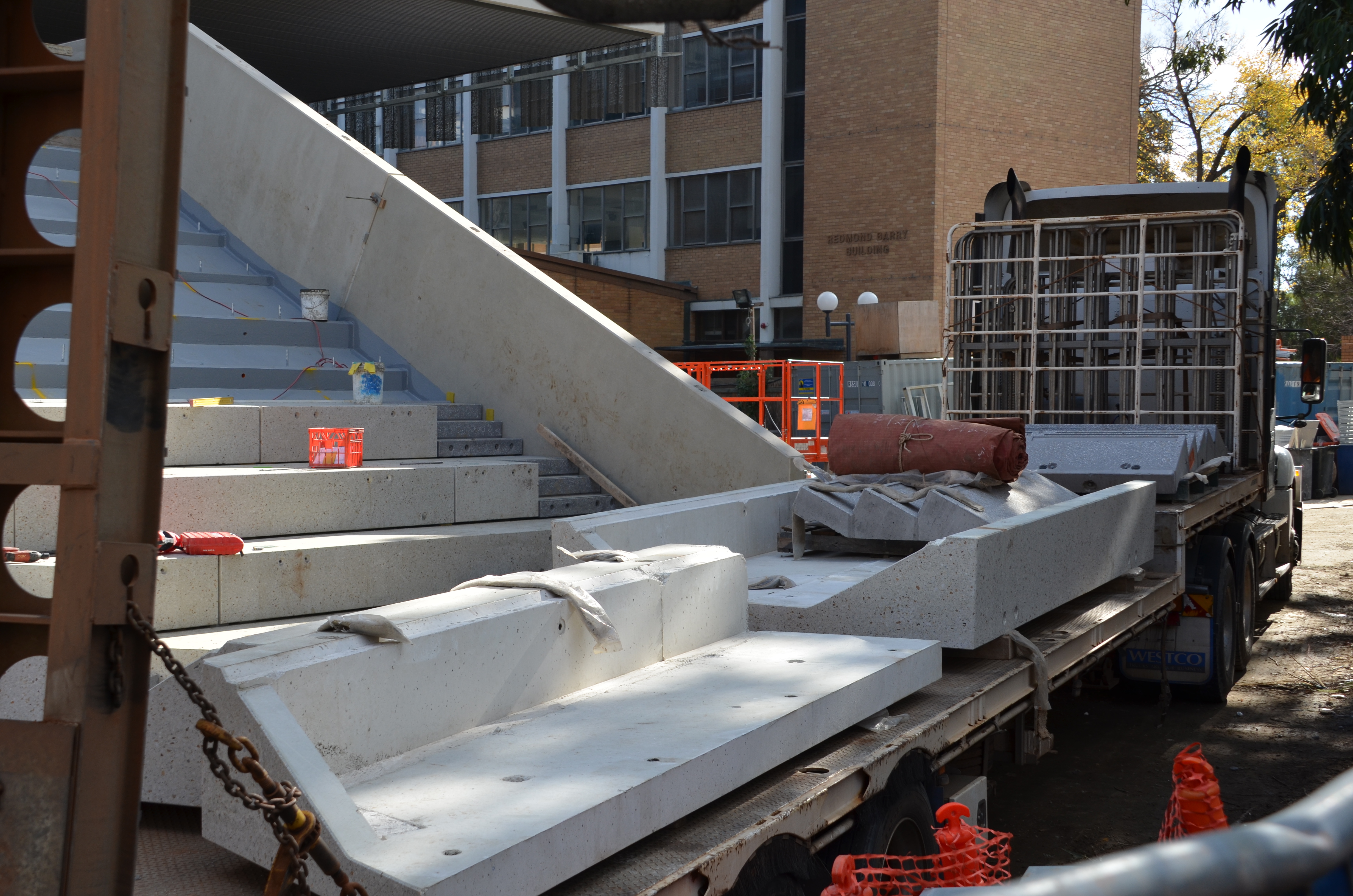 https://archive.abp.unimelb.edu.au/objects/images/Construction/Images/Stairs, walkways and balustrades/External east stairs/DSC_9009.JPG