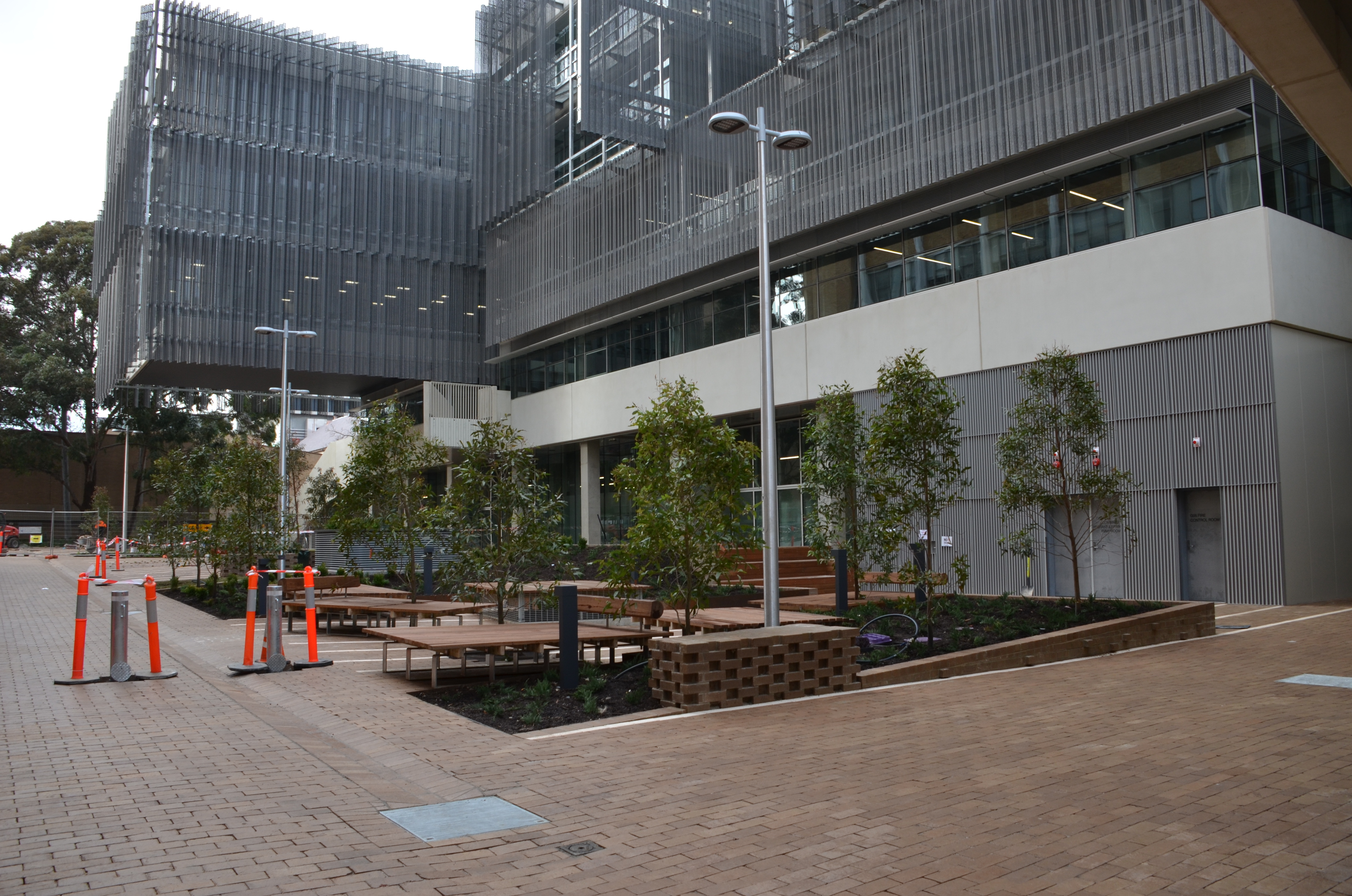 https://archive.abp.unimelb.edu.au/objects/images/Construction/Images/External Works/Planting/DSC_9850.JPG https://archive.abp.unimelb.edu.au/objects/images/Construction/Images/External Works/Planting/DSC_9850.JPG