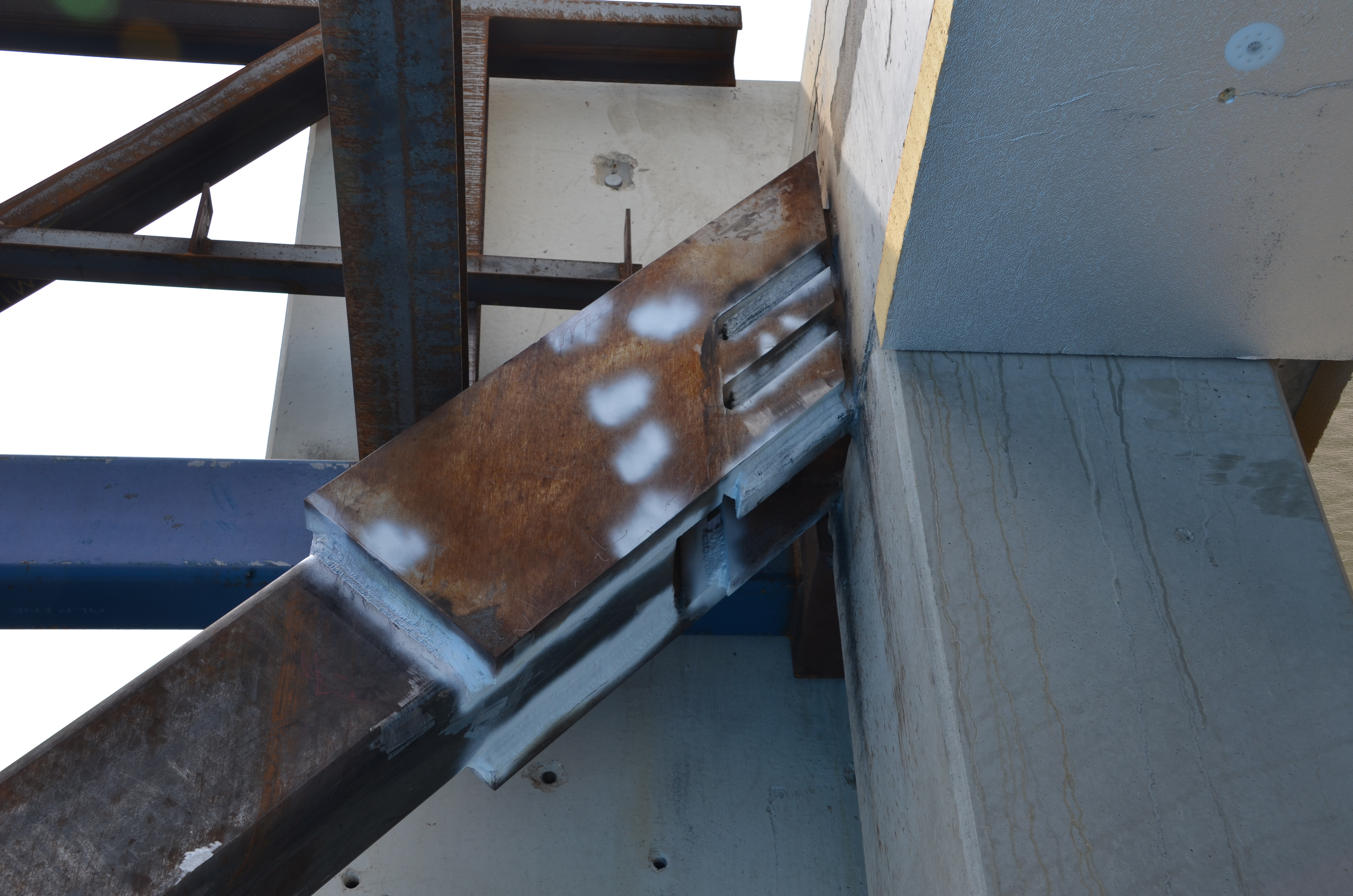 https://archive.abp.unimelb.edu.au/objects/images/Construction/Images/Structural steel/Cantilever/Erection/DSC_5232.JPG
