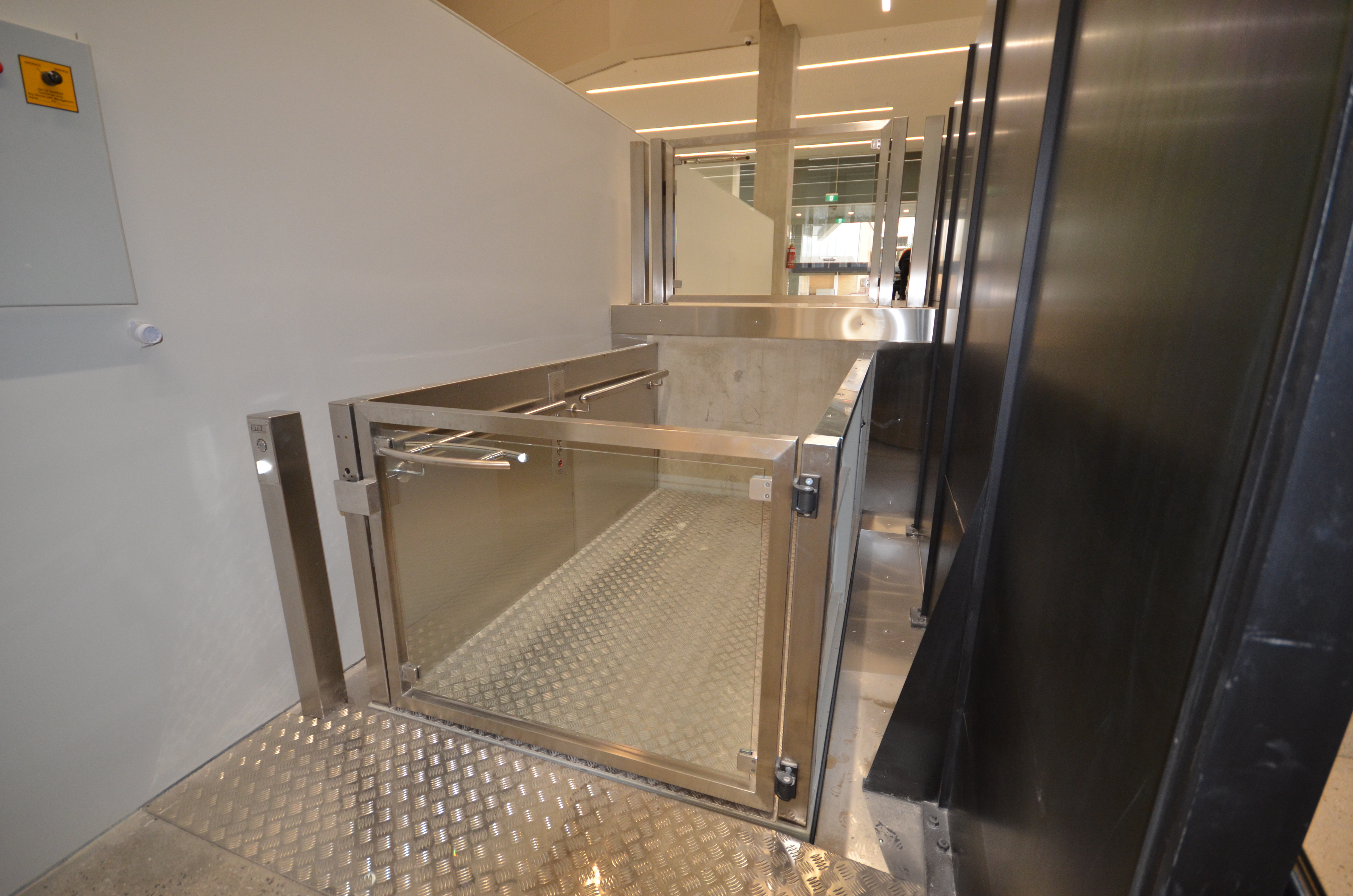 https://archive.abp.unimelb.edu.au/objects/images/Construction/Images/Services/Wheel chair lift/DSD_0162.JPG