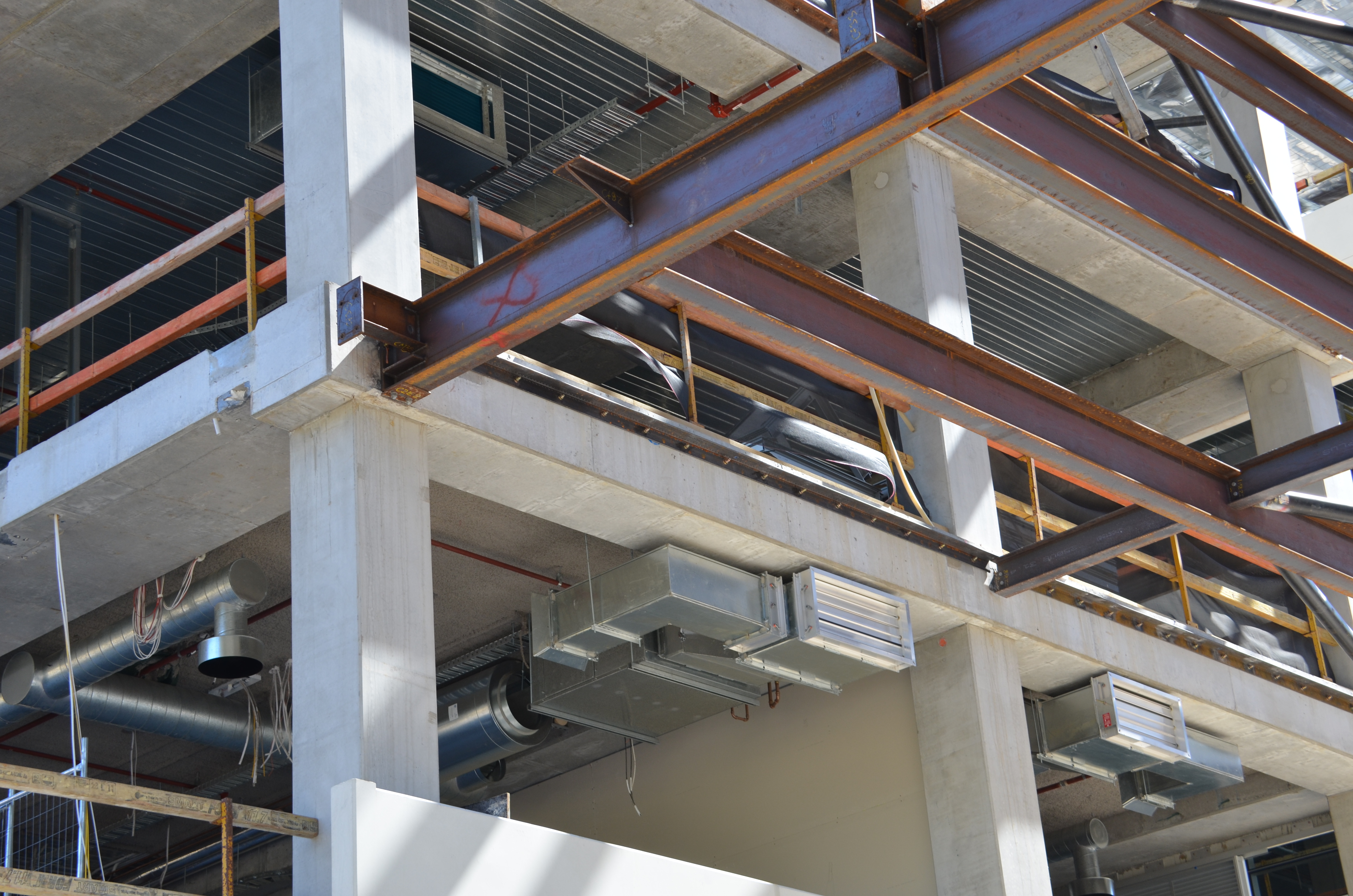 https://archive.abp.unimelb.edu.au/objects/images/Construction/Images/Structural steel/Cantilever/Erection/DSC_4556.JPG