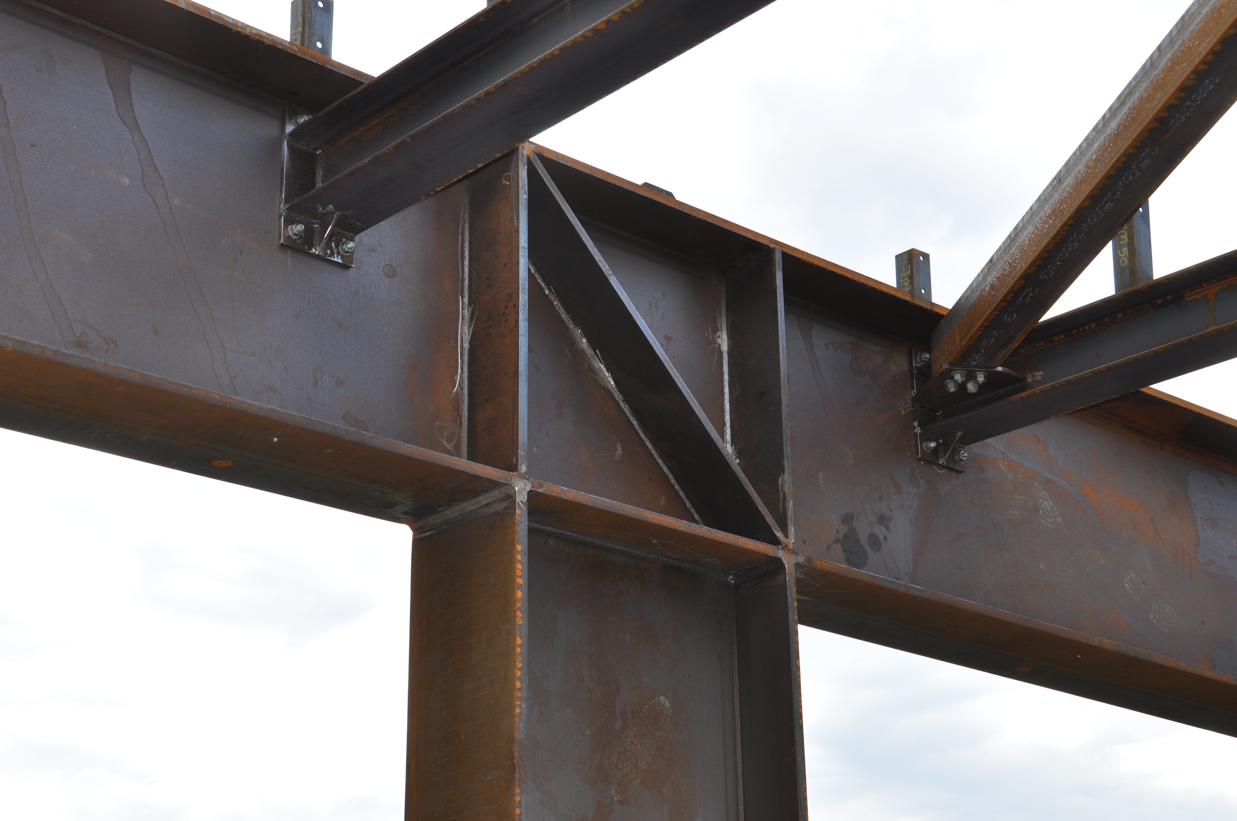 https://archive.abp.unimelb.edu.au/objects/images/Construction/Images/Stairs, walkways and balustrades/Structural steel walkways & support structure/DSC_3991.JPG