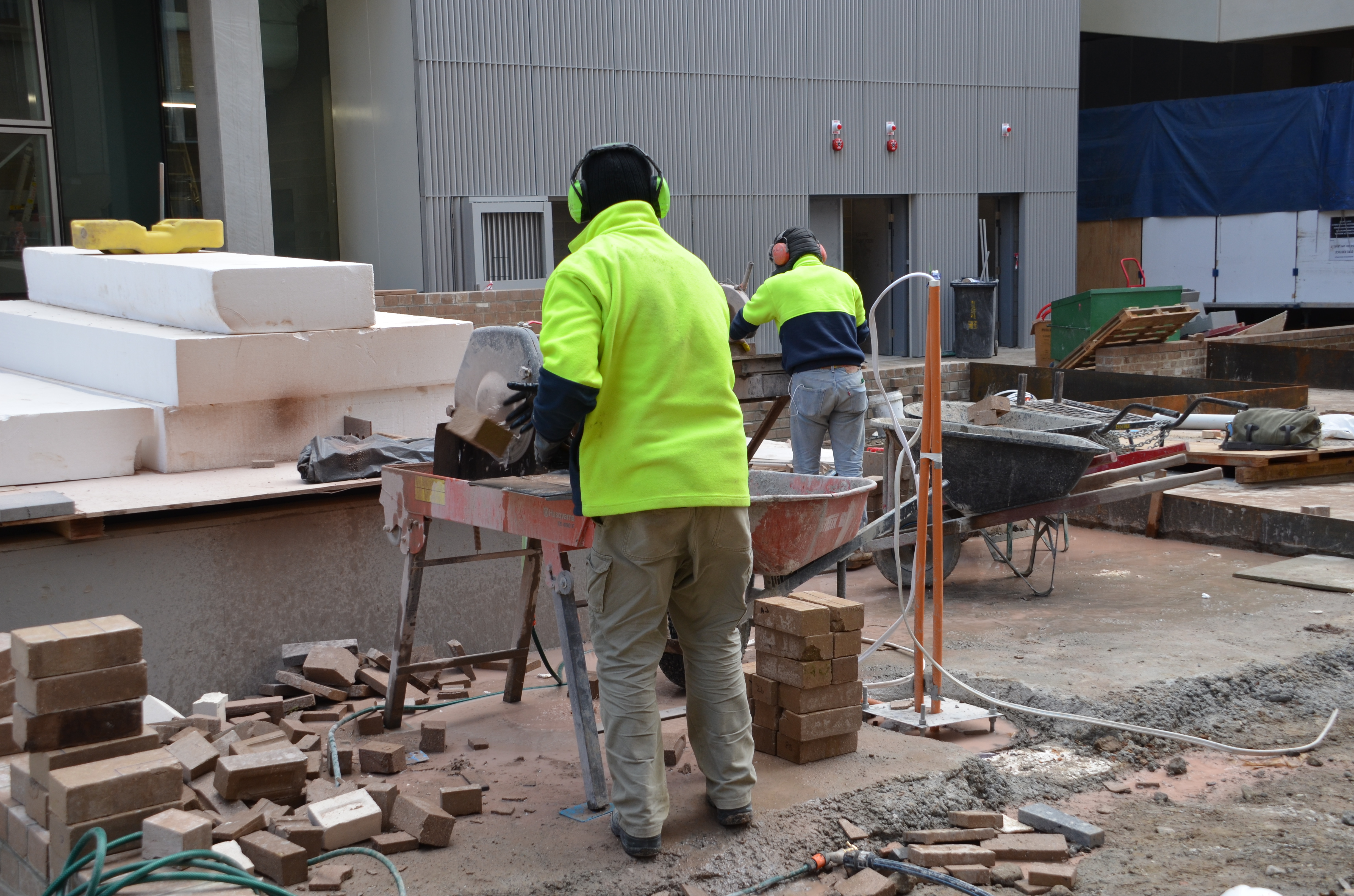 https://archive.abp.unimelb.edu.au/objects/images/Construction/Images/External Works/Brick paving & brick walls/DSC_9394.JPG https://archive.abp.unimelb.edu.au/objects/images/Construction/Images/External Works/Brick paving & brick walls/DSC_9394.JPG