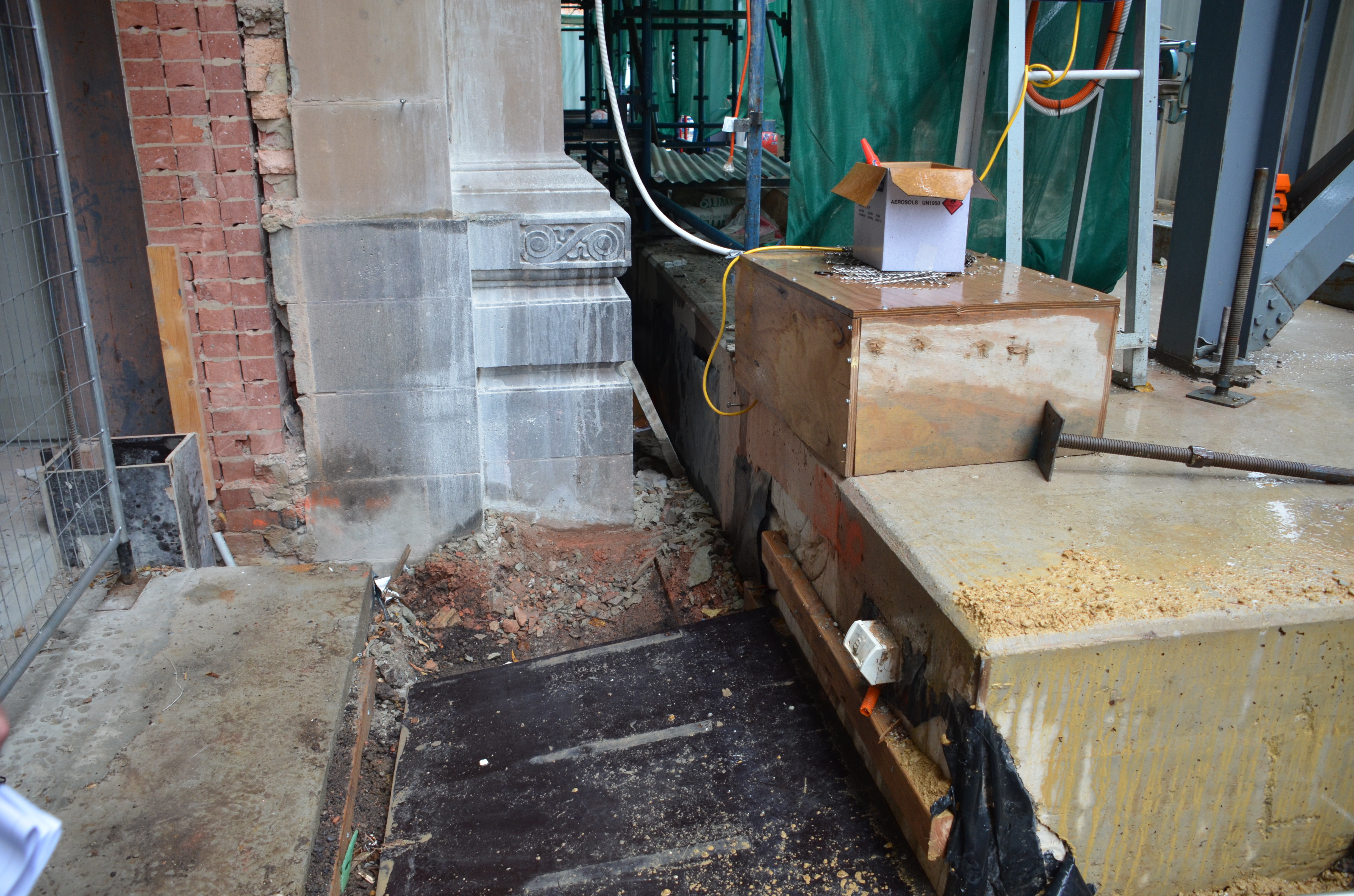 https://archive.abp.unimelb.edu.au/objects/images/Construction/Images/Facades/Joseph Reed/Restoration during BM construction/DSC_6987.JPG
