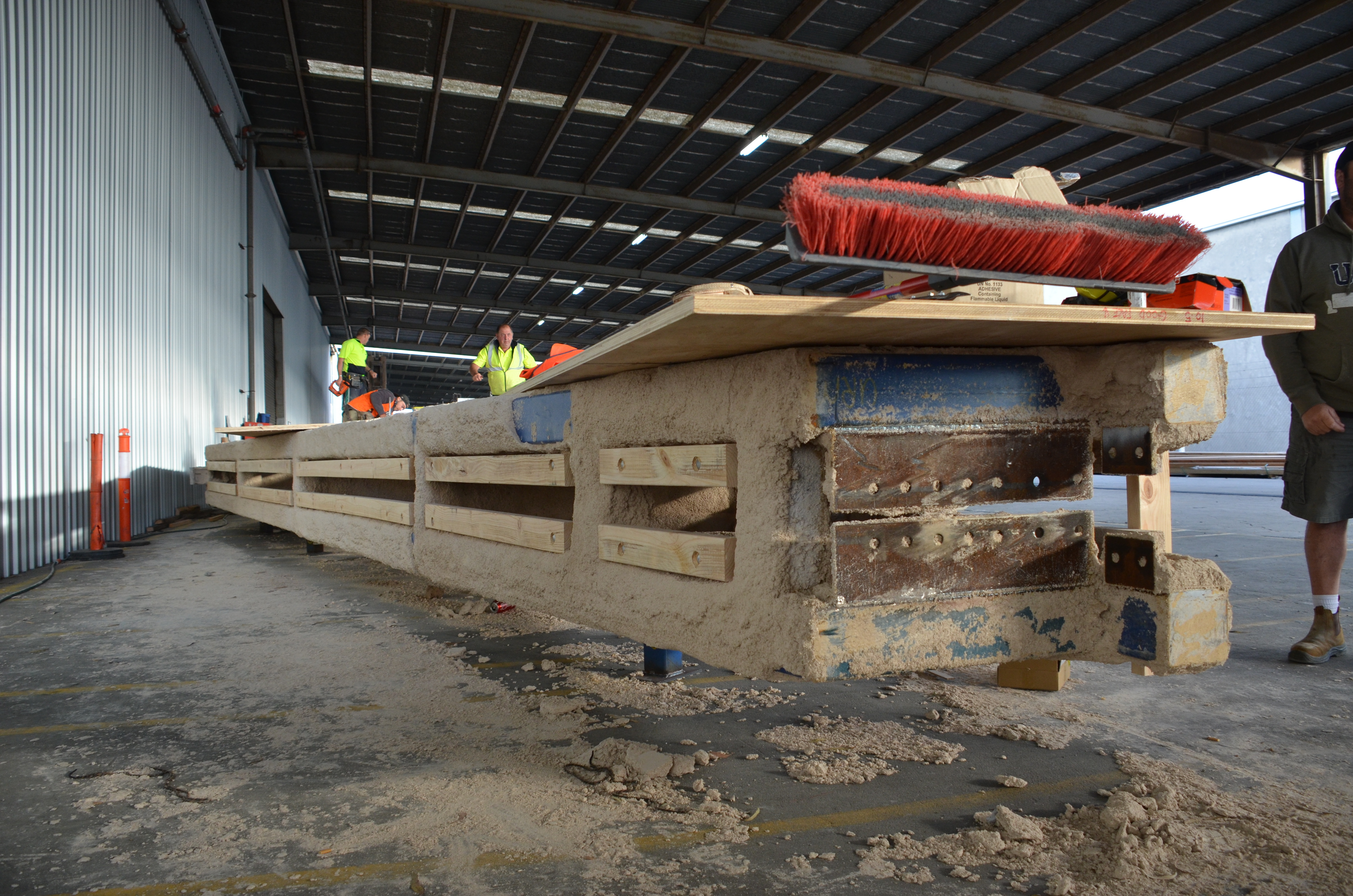 https://archive.abp.unimelb.edu.au/objects/images/Construction/Images/LVL roof beams & coffers/AUS Iron industries/DSC_4673.JPG https://archive.abp.unimelb.edu.au/objects/images/Construction/Images/LVL roof beams & coffers/AUS Iron industries/DSC_4673.JPG