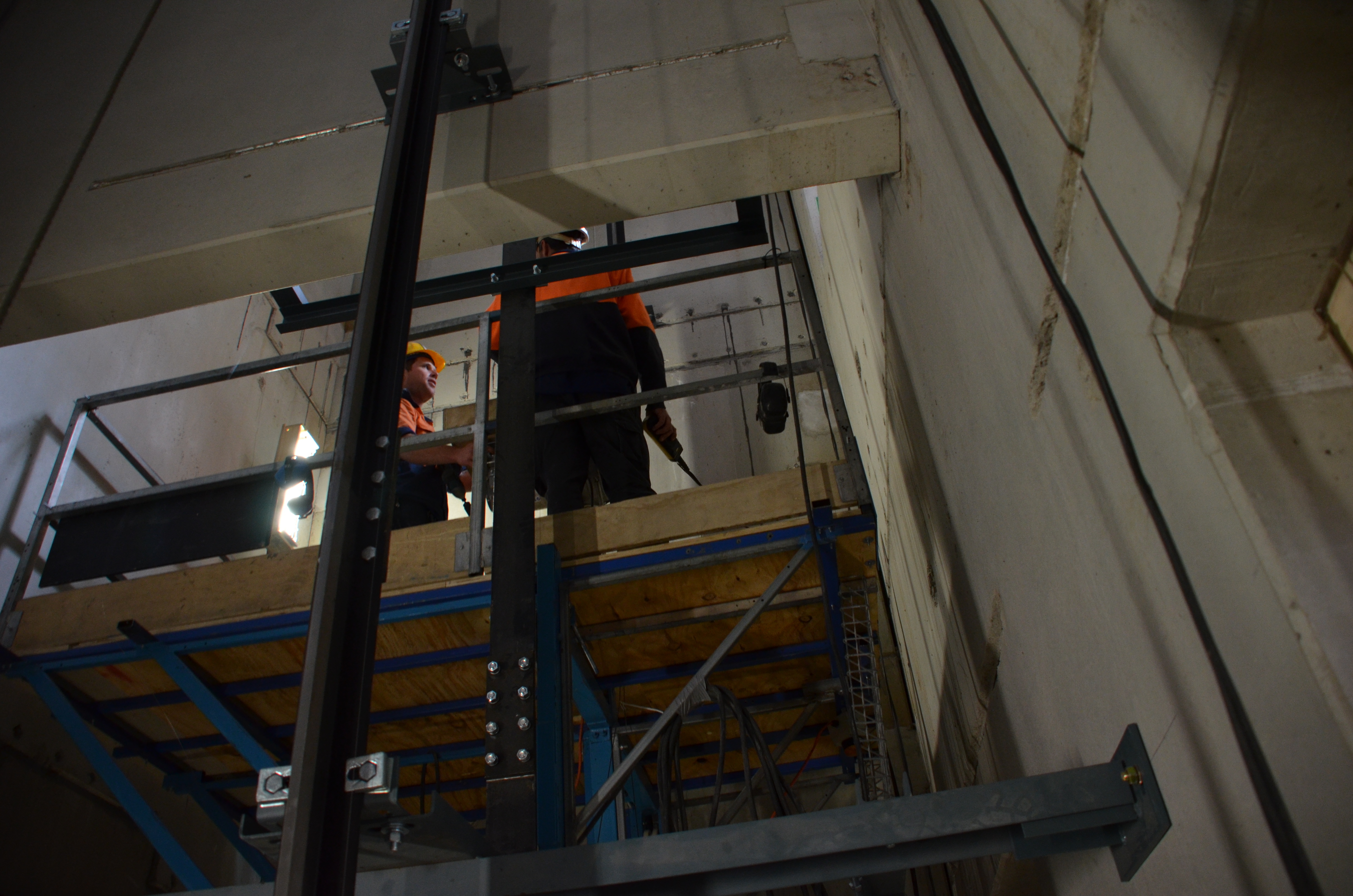 https://archive.abp.unimelb.edu.au/objects/images/Construction/Images/Services/Lift installation/Main lift bank/DSC_5526.JPG