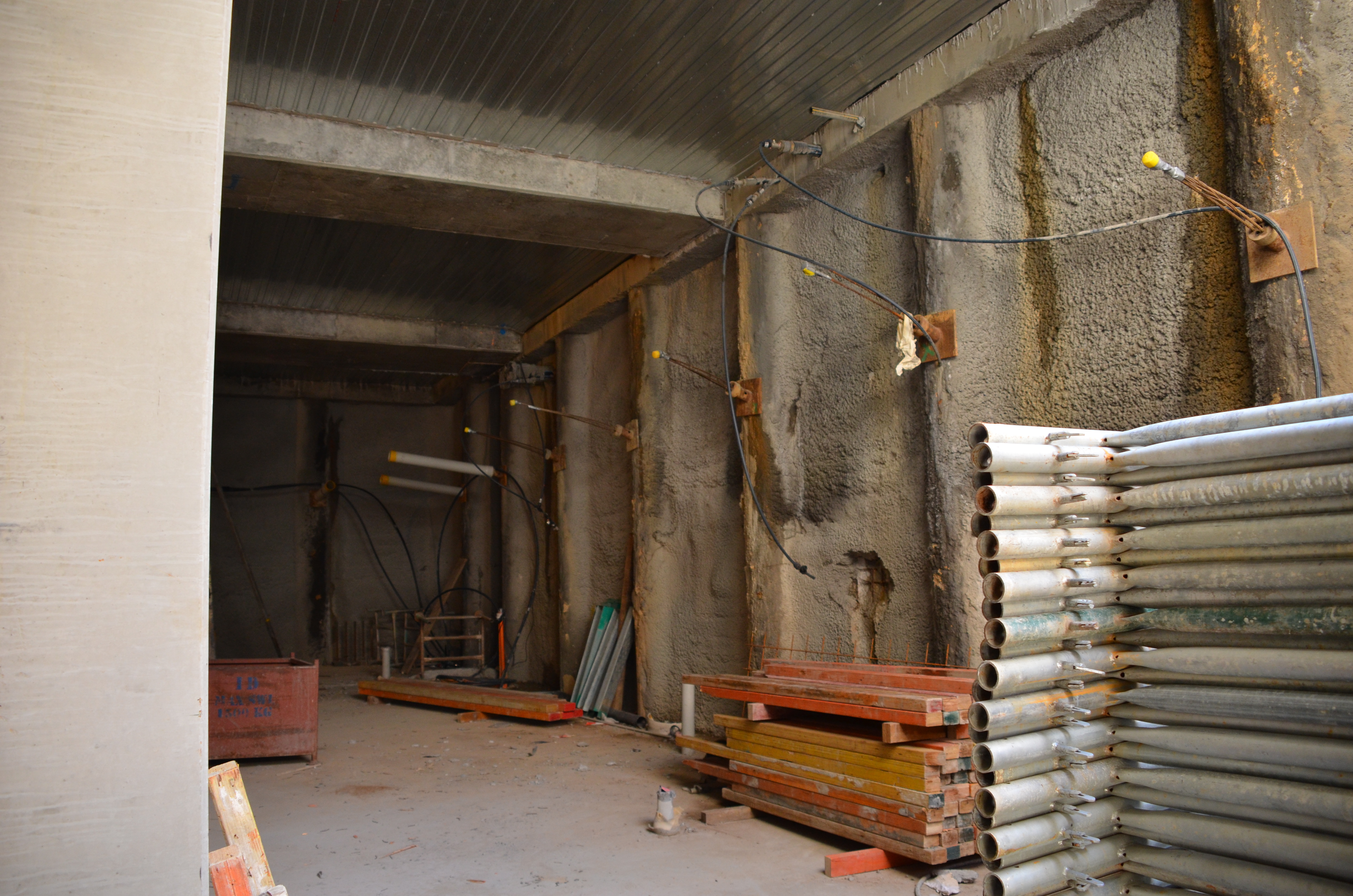 https://archive.abp.unimelb.edu.au/objects/images/Construction/Images/Concrete suspended slabs and beams/Formwork stripping/DSC_2532.JPG https://archive.abp.unimelb.edu.au/objects/images/Construction/Images/Concrete suspended slabs and beams/Formwork stripping/DSC_2532.JPG