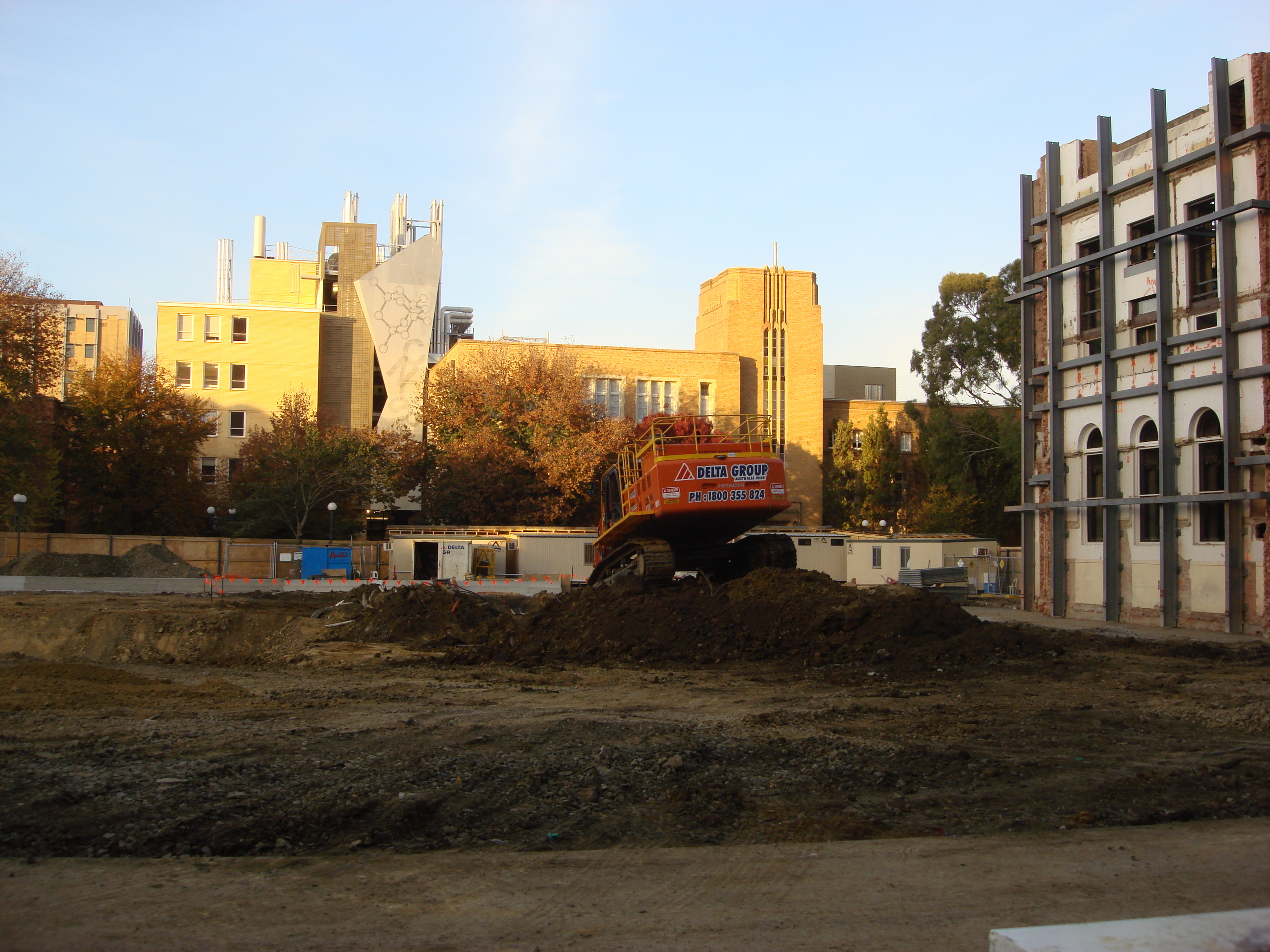 https://archive.abp.unimelb.edu.au/objects/images/Construction/Images/Basement/Bulk excavation/DSC_0104B.JPG