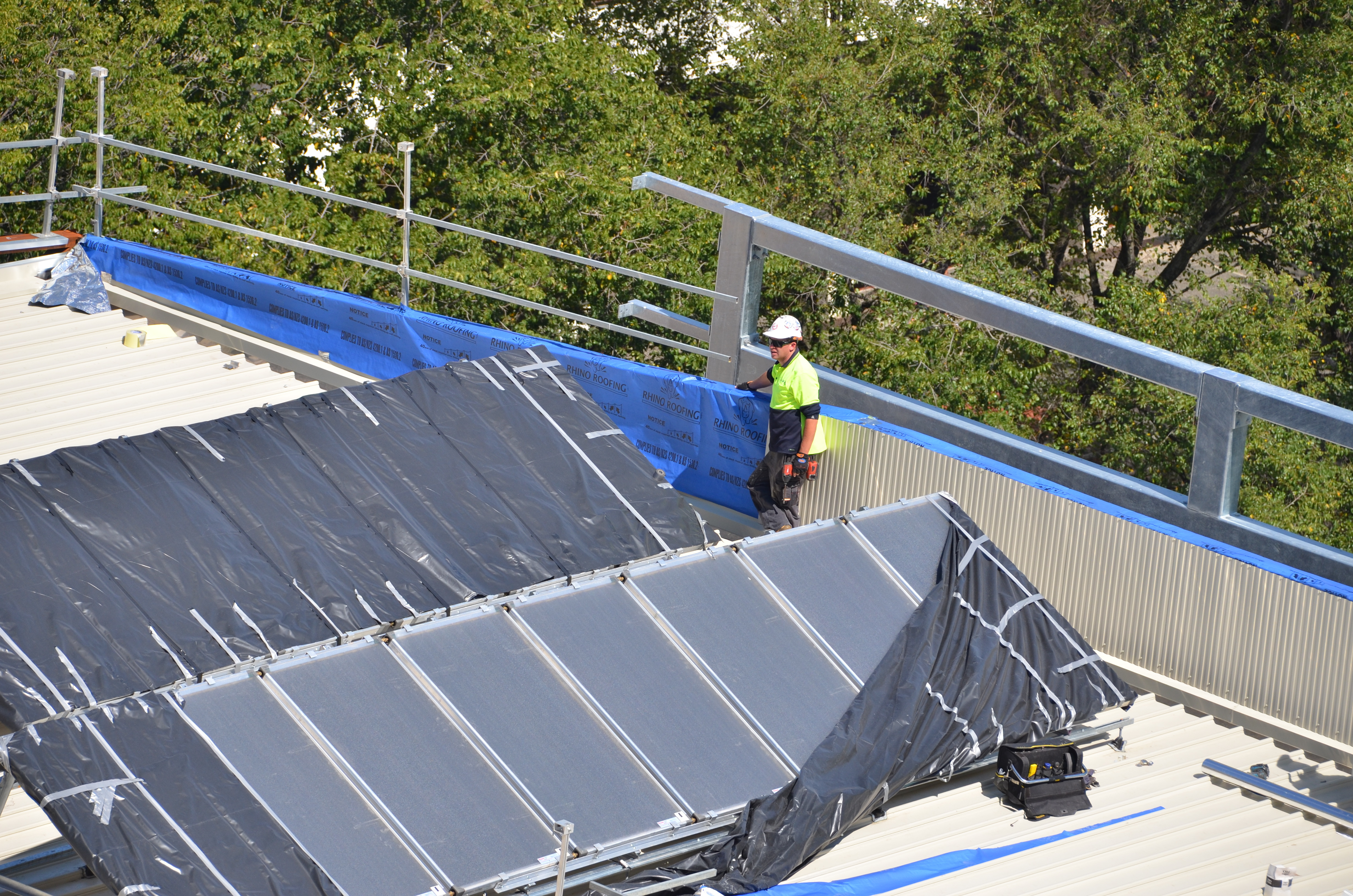 https://archive.abp.unimelb.edu.au/objects/images/Construction/Images/Roof/Roof sheeting, flashings and gutters/DSC_5874.JPG https://archive.abp.unimelb.edu.au/objects/images/Construction/Images/Roof/Roof sheeting, flashings and gutters/DSC_5874.JPG