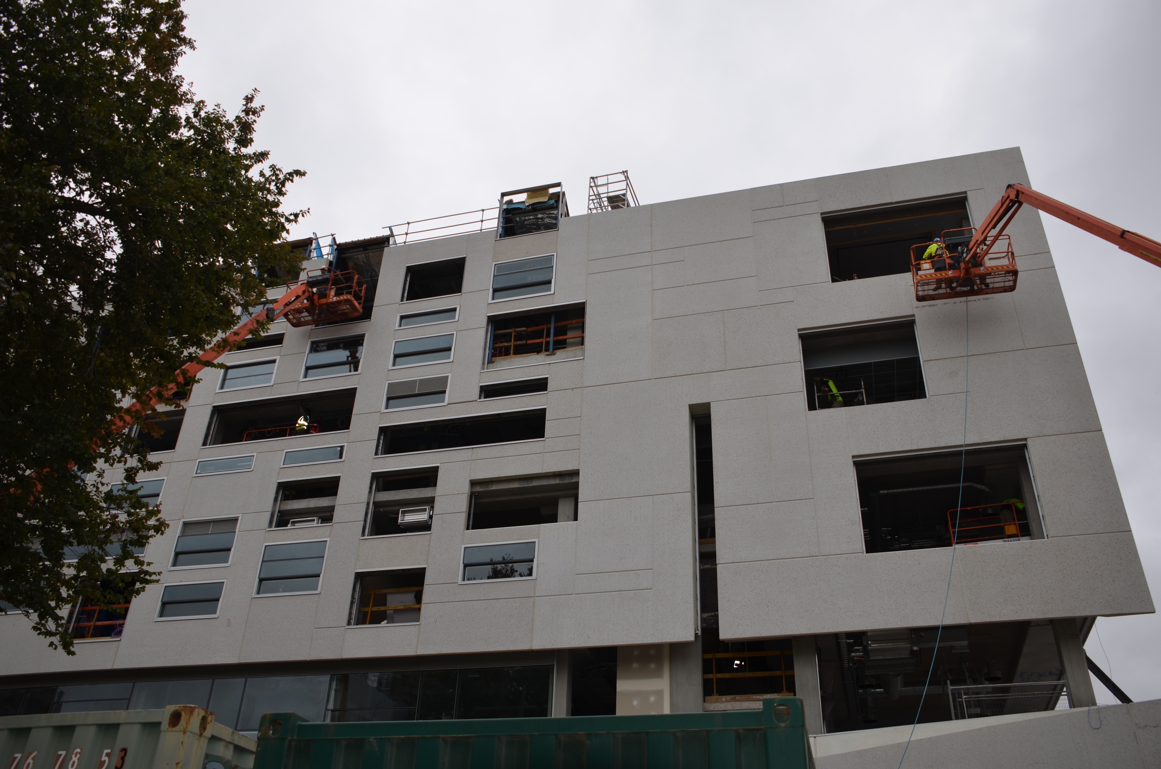https://archive.abp.unimelb.edu.au/objects/images/Construction/Images/Facades/Precast concrete/Polished south side/DSC_5993.JPG