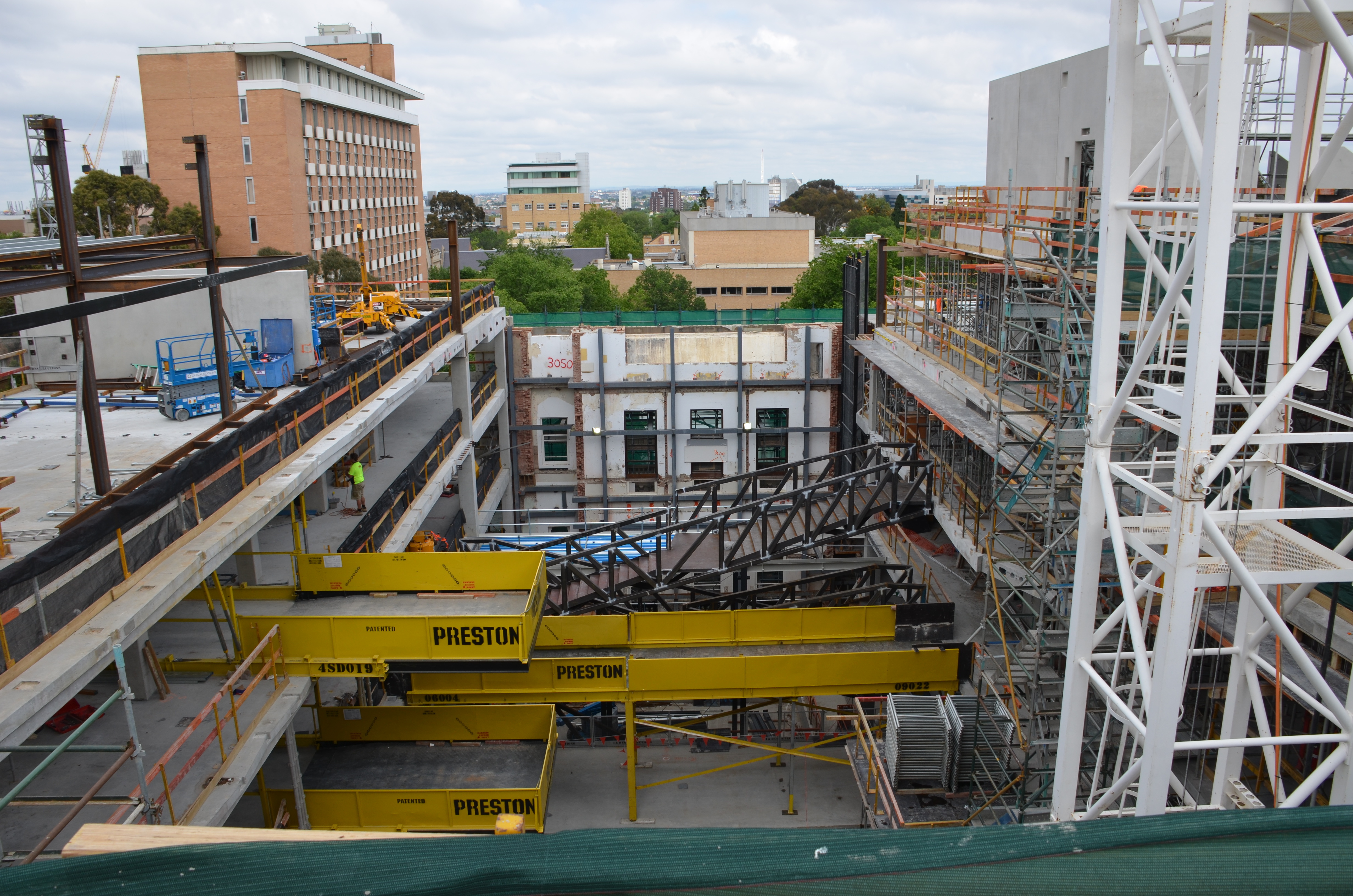 https://archive.abp.unimelb.edu.au/objects/images/Construction/Images/Structural steel/General roof/DSC_3693.JPG https://archive.abp.unimelb.edu.au/objects/images/Construction/Images/Structural steel/General roof/DSC_3693.JPG