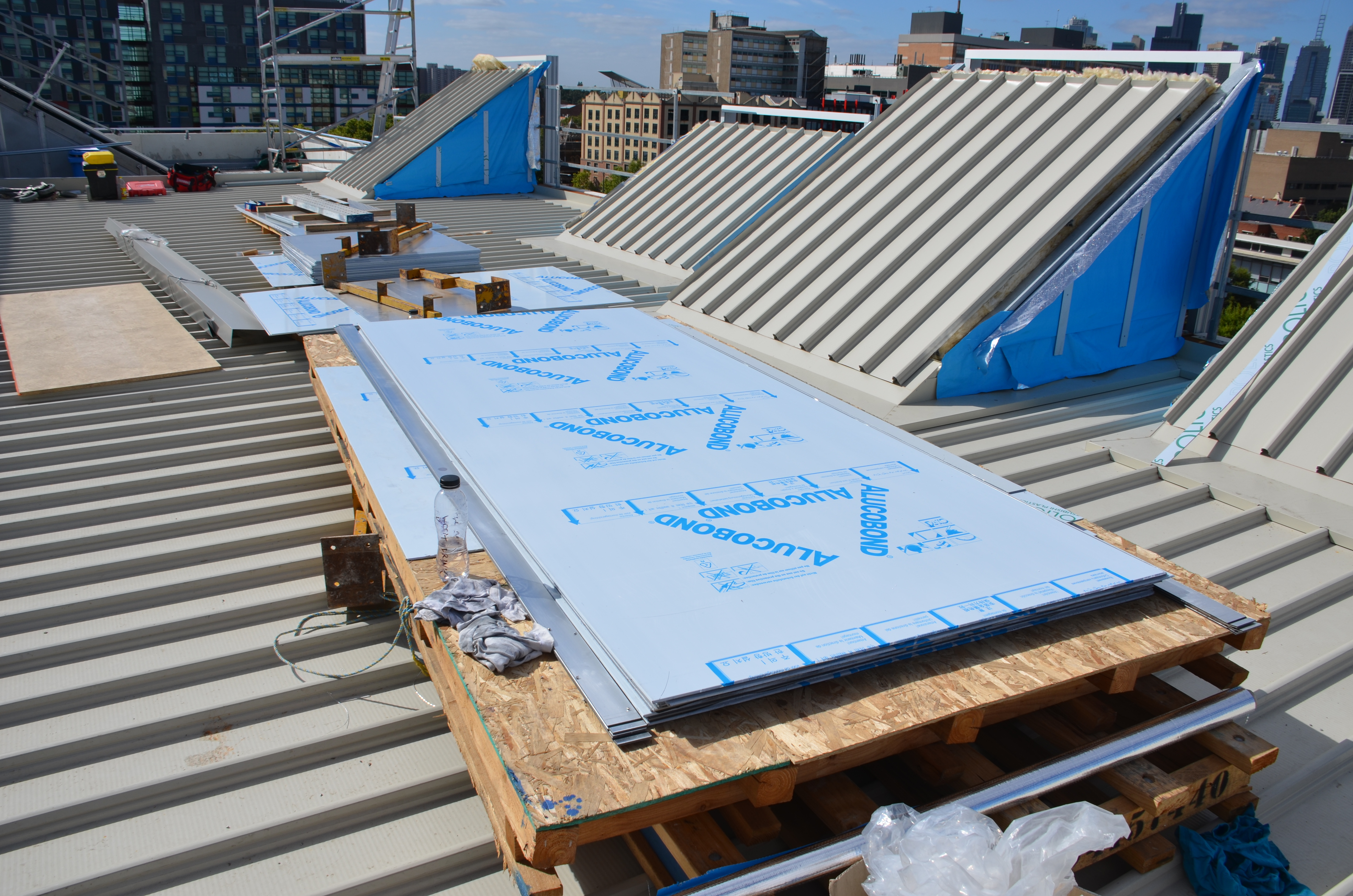 https://archive.abp.unimelb.edu.au/objects/images/Construction/Images/Roof/Sheet wall claddings/Composite sheet/DSC_6097.JPG https://archive.abp.unimelb.edu.au/objects/images/Construction/Images/Roof/Sheet wall claddings/Composite sheet/DSC_6097.JPG