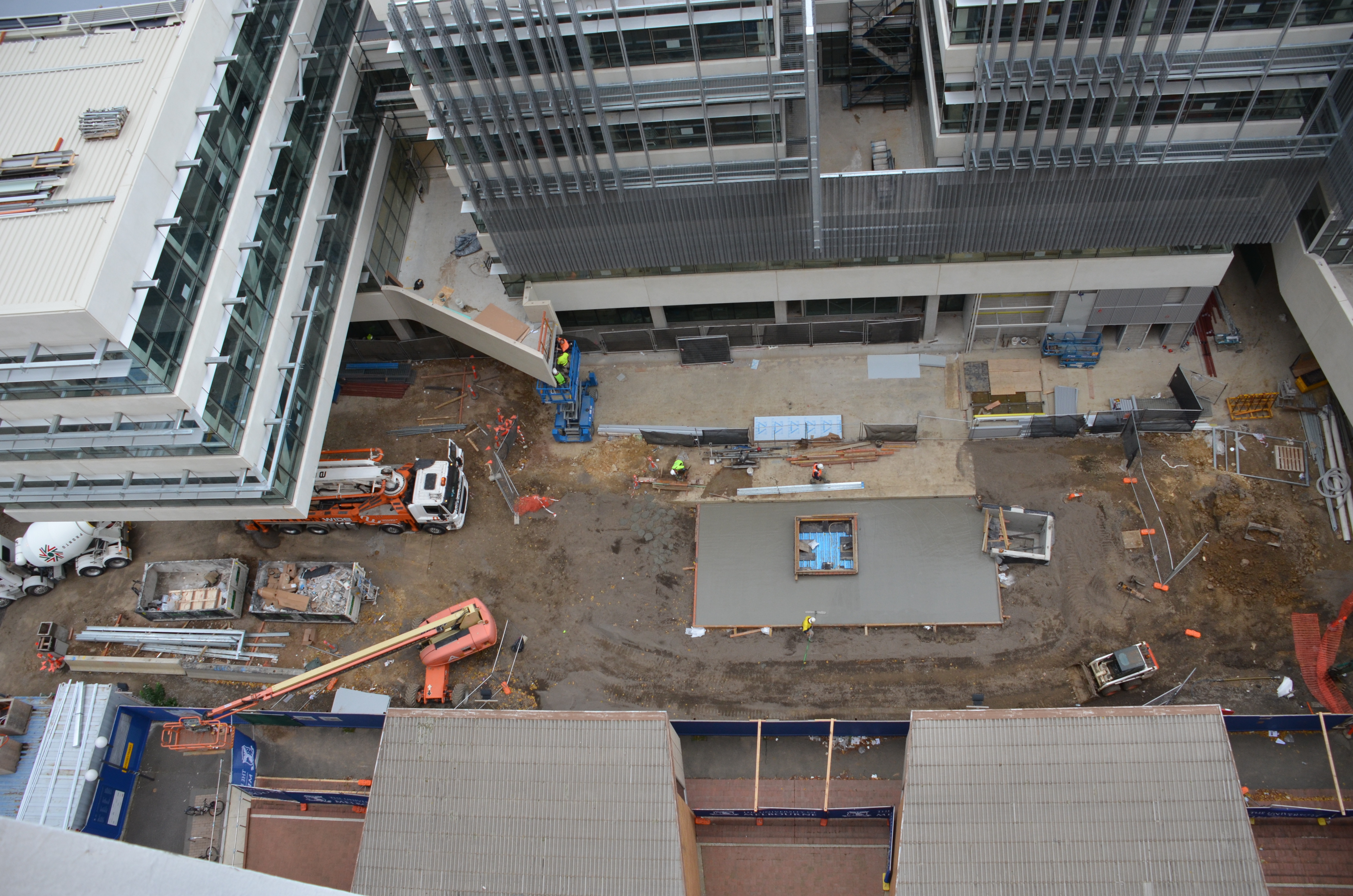 https://archive.abp.unimelb.edu.au/objects/images/Construction/Images/Services/Mechanical/Air intake plenums/DSC_8118.JPG