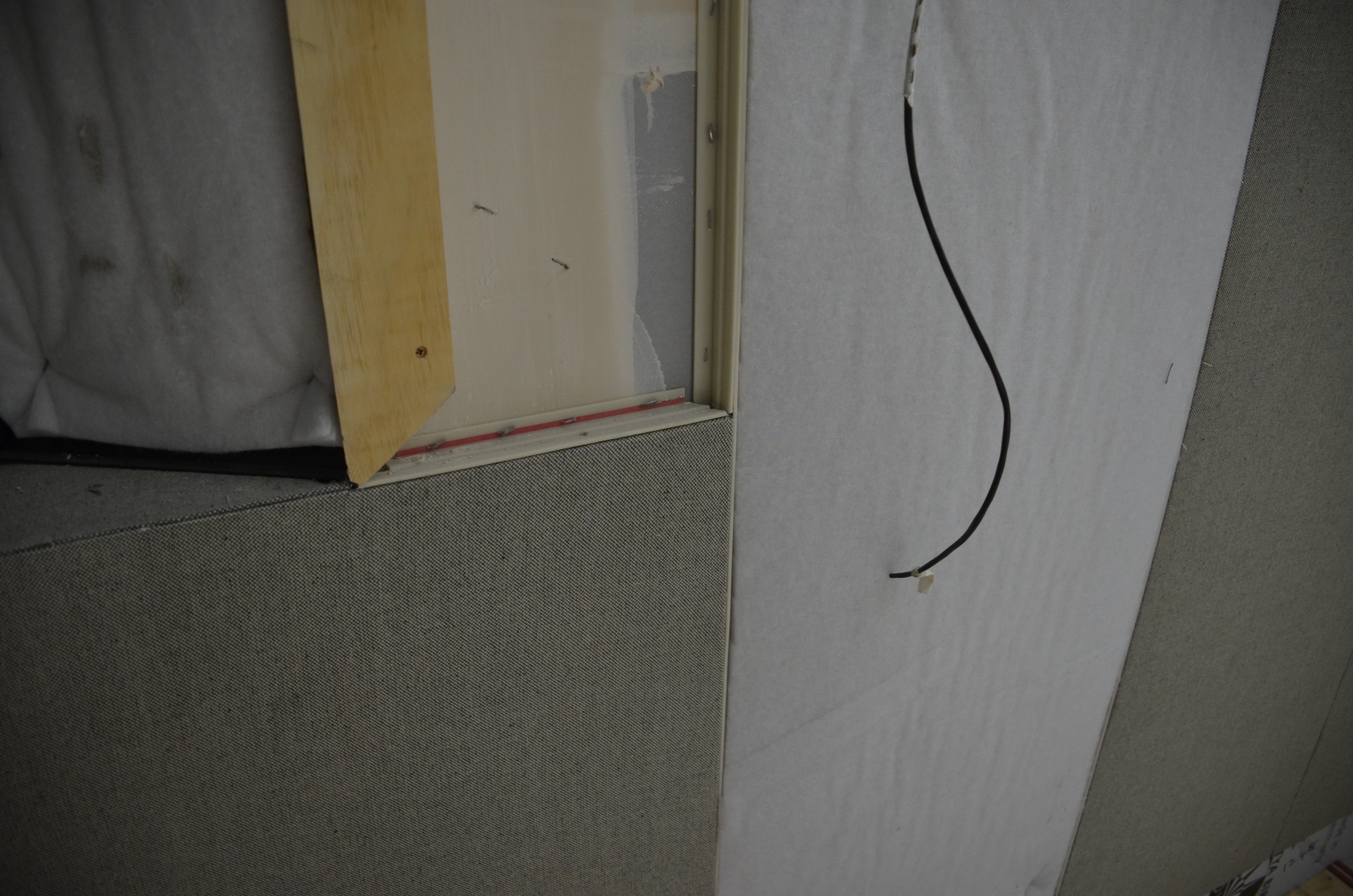 https://archive.abp.unimelb.edu.au/objects/images/Construction/Images/Wall linings and finishes/Small and large lecture theatre acoustic felt/DSC_8041.JPG