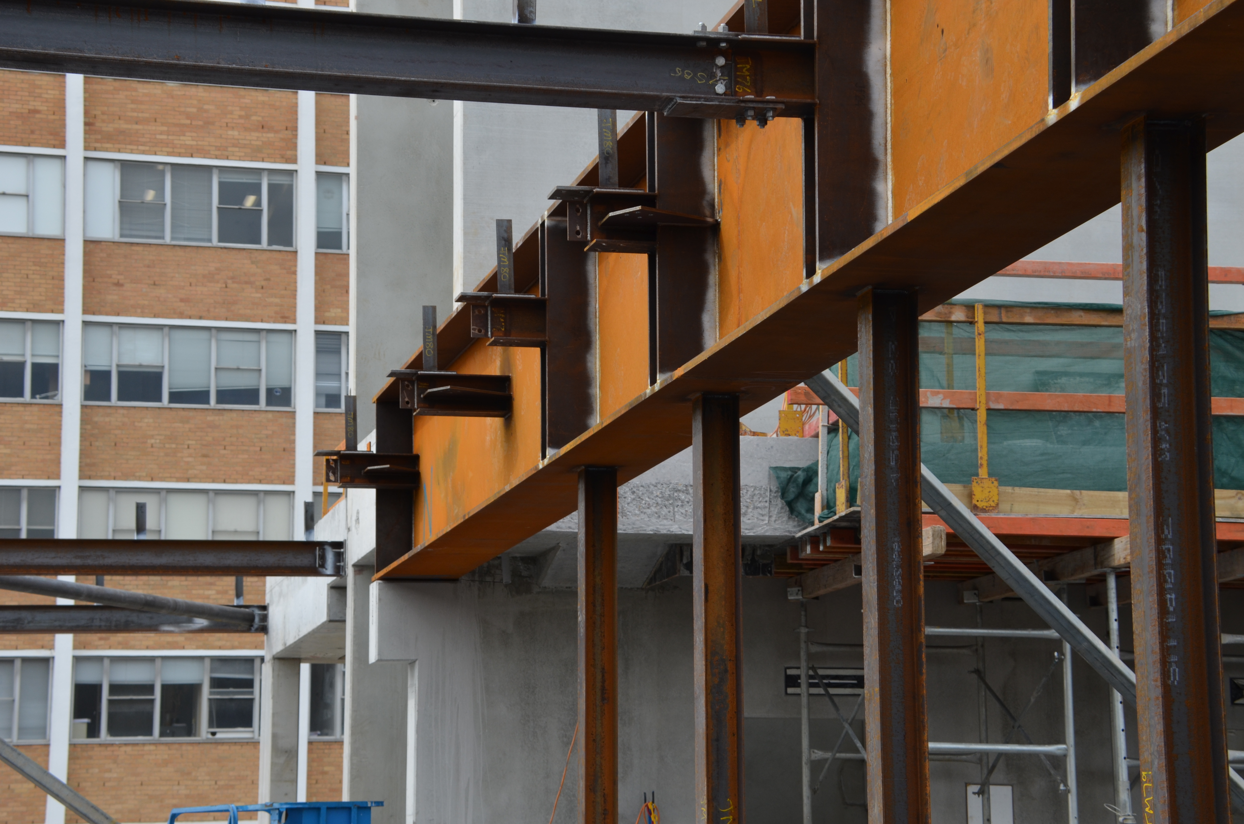 https://archive.abp.unimelb.edu.au/objects/images/Construction/Images/Stairs, walkways and balustrades/Structural steel walkways & support structure/DSC_3835.JPG