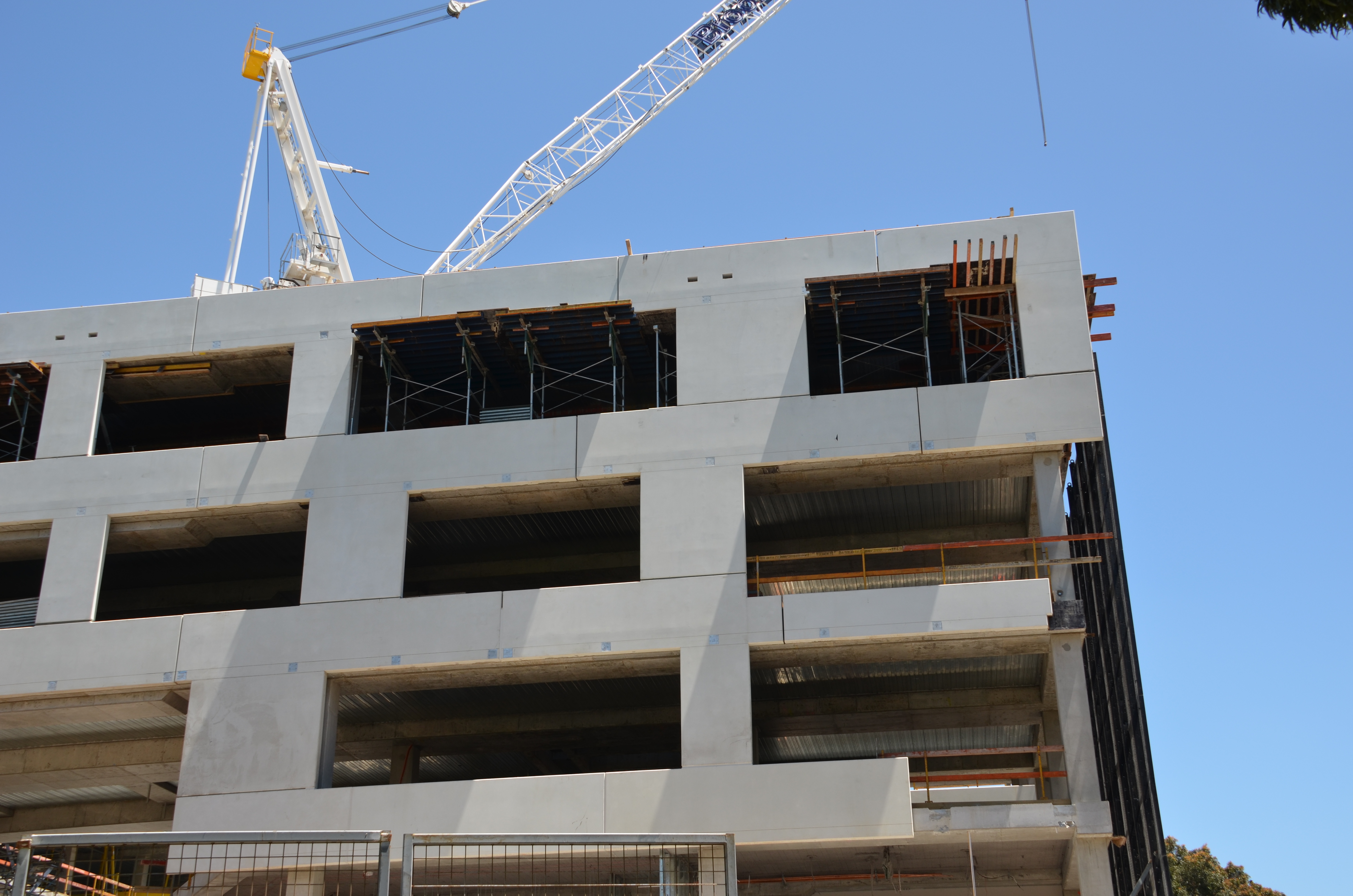 https://archive.abp.unimelb.edu.au/objects/images/Construction/Images/Facades/Precast concrete/Levels 1-5/Quality issues/DSC_3748.JPG