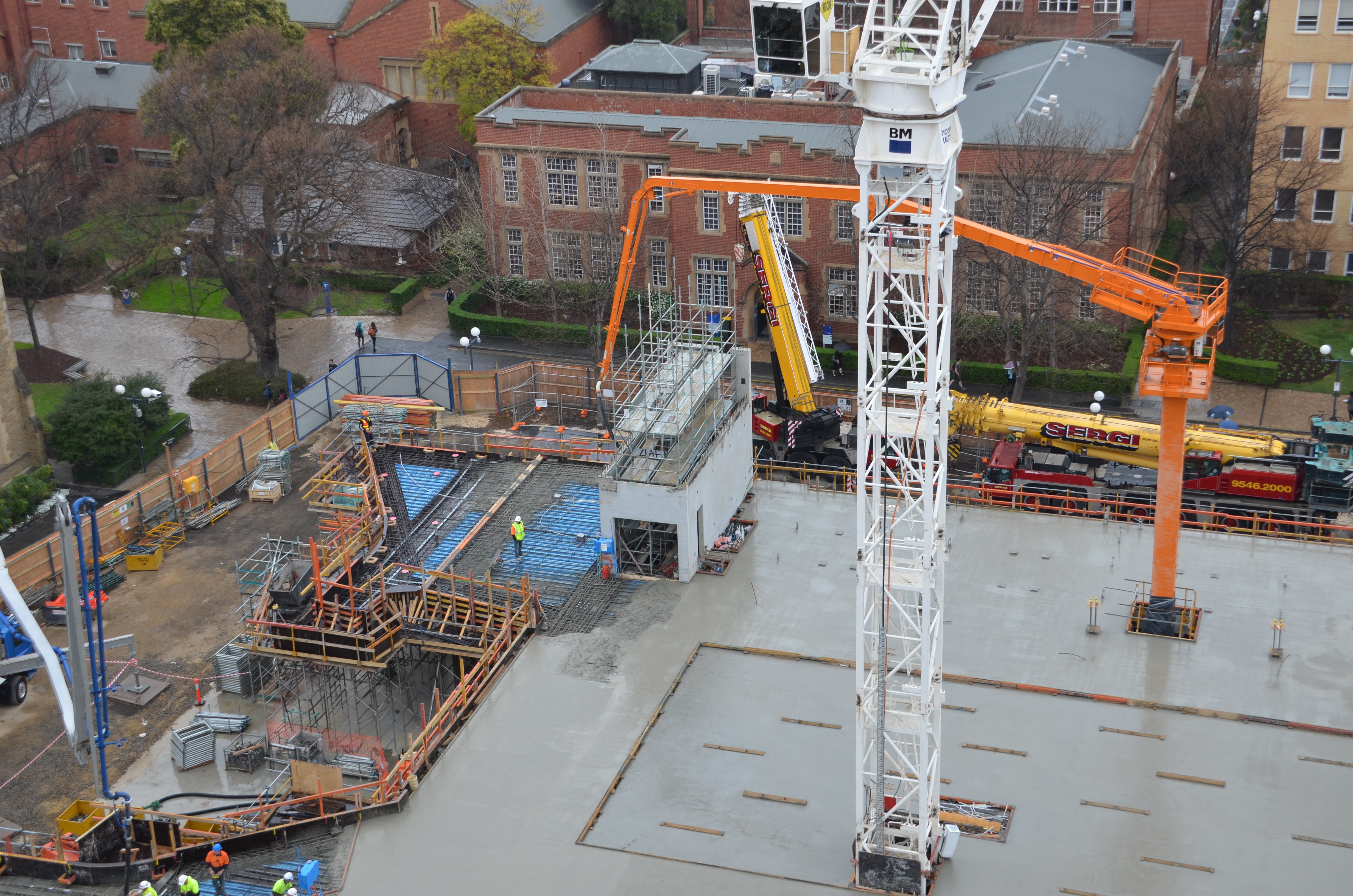 https://archive.abp.unimelb.edu.au/objects/images/Construction/Images/Concrete suspended slabs and beams/Levels 1-5 & formwork/DSC_1802.JPG https://archive.abp.unimelb.edu.au/objects/images/Construction/Images/Concrete suspended slabs and beams/Levels 1-5 & formwork/DSC_1802.JPG