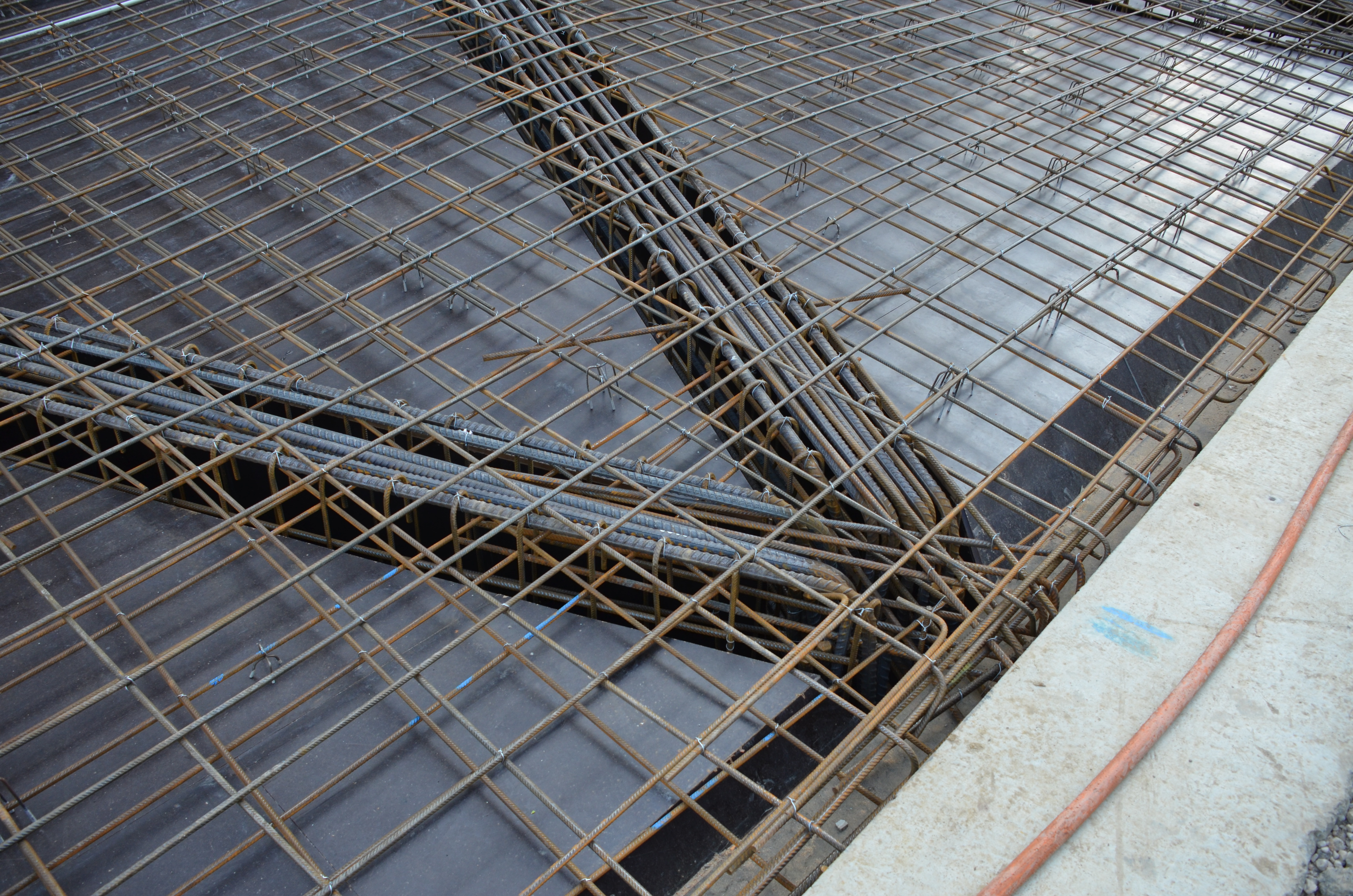 https://archive.abp.unimelb.edu.au/objects/images/Construction/Images/Concrete suspended slabs and beams/Wishbone beams library/DSC_1928.JPG