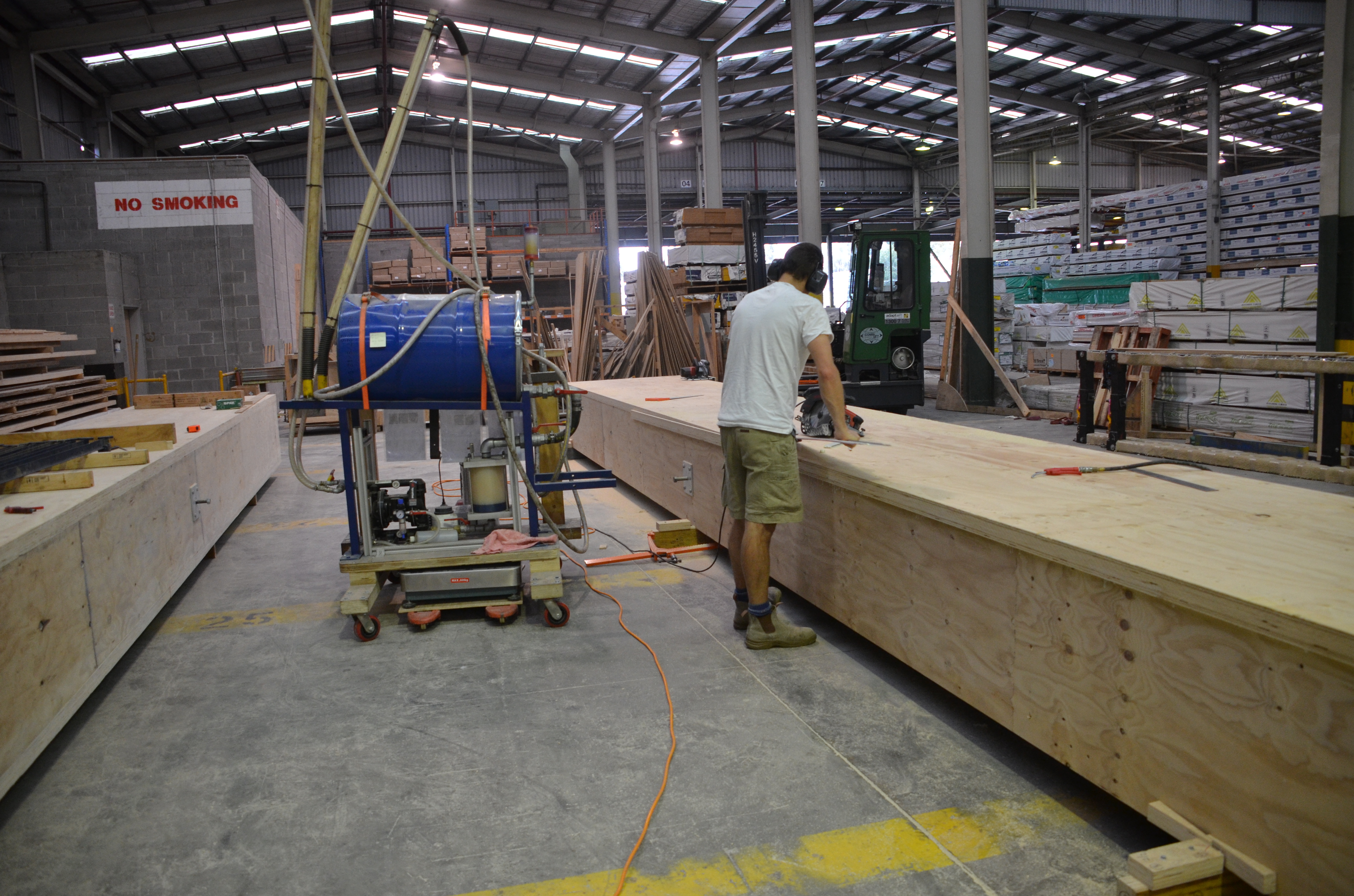 https://archive.abp.unimelb.edu.au/objects/images/Construction/Images/LVL roof beams & coffers/Manufacture by Timberbuilt/DSC_4219.JPG https://archive.abp.unimelb.edu.au/objects/images/Construction/Images/LVL roof beams & coffers/Manufacture by Timberbuilt/DSC_4219.JPG