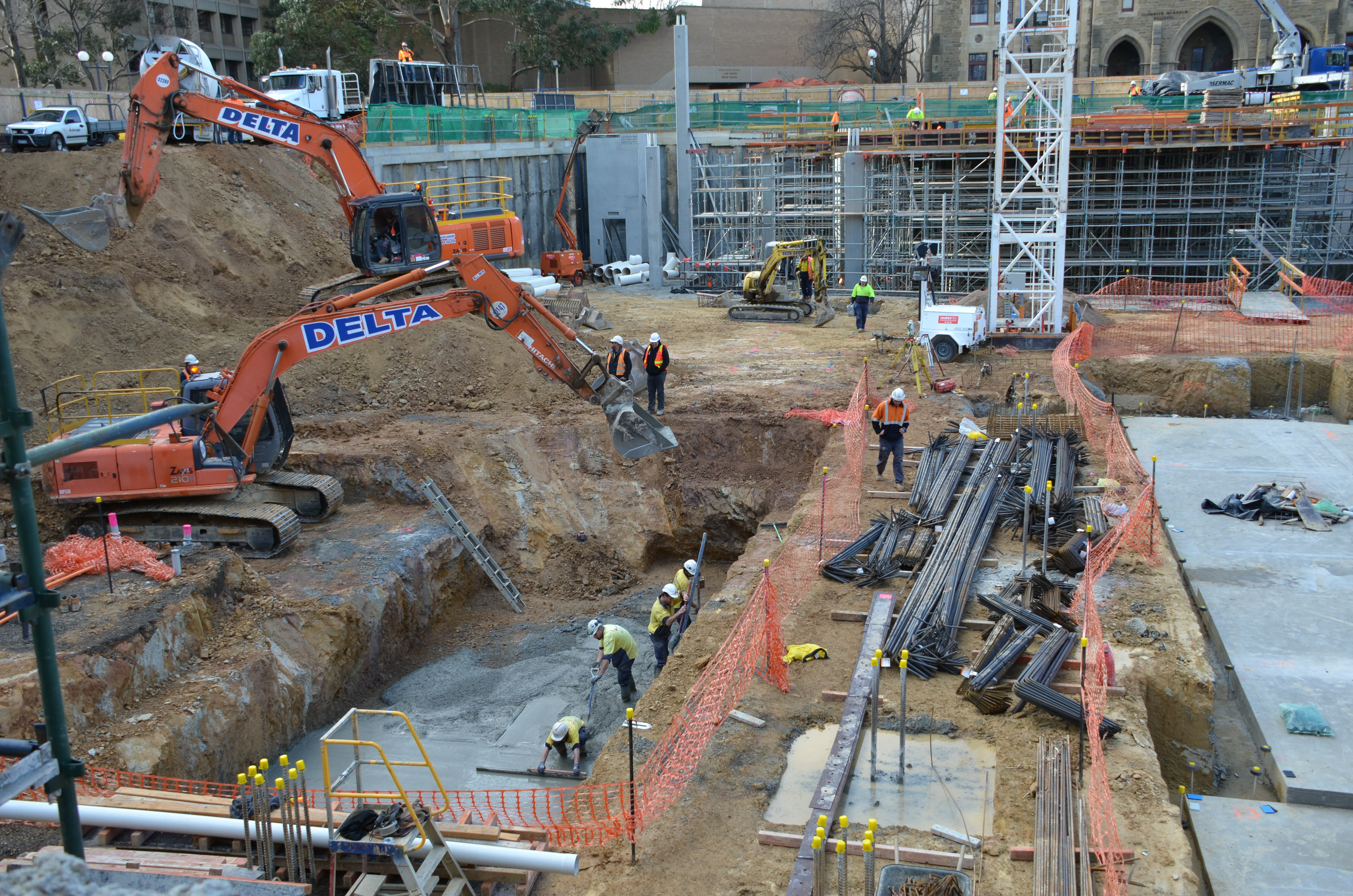 https://archive.abp.unimelb.edu.au/objects/images/Construction/Images/Pad footings & raft footings/Blinding concrete/DSC_0725.JPG