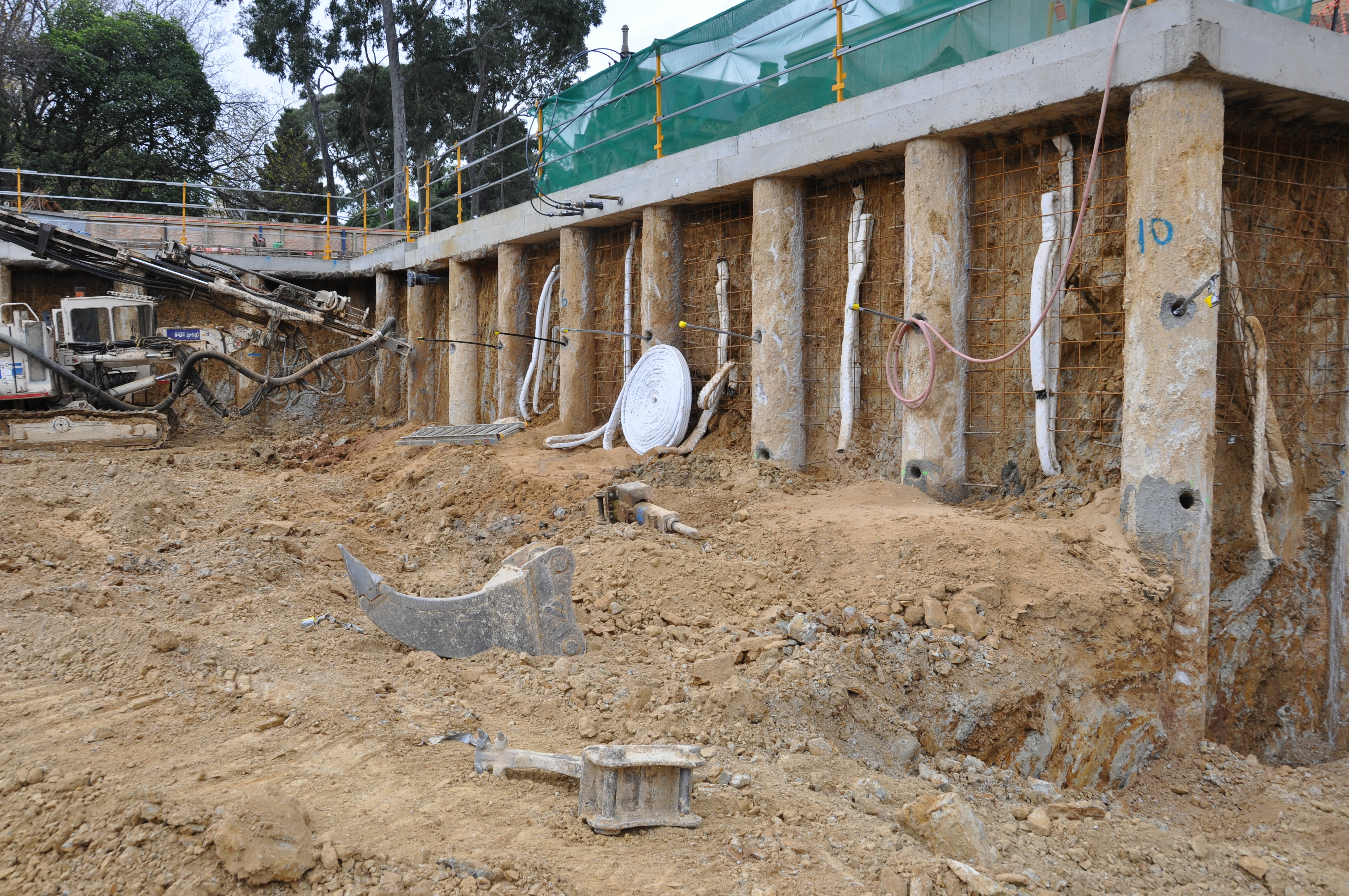 https://archive.abp.unimelb.edu.au/objects/images/Construction/Images/Basement/Ground anchors/DSC_0168.JPG