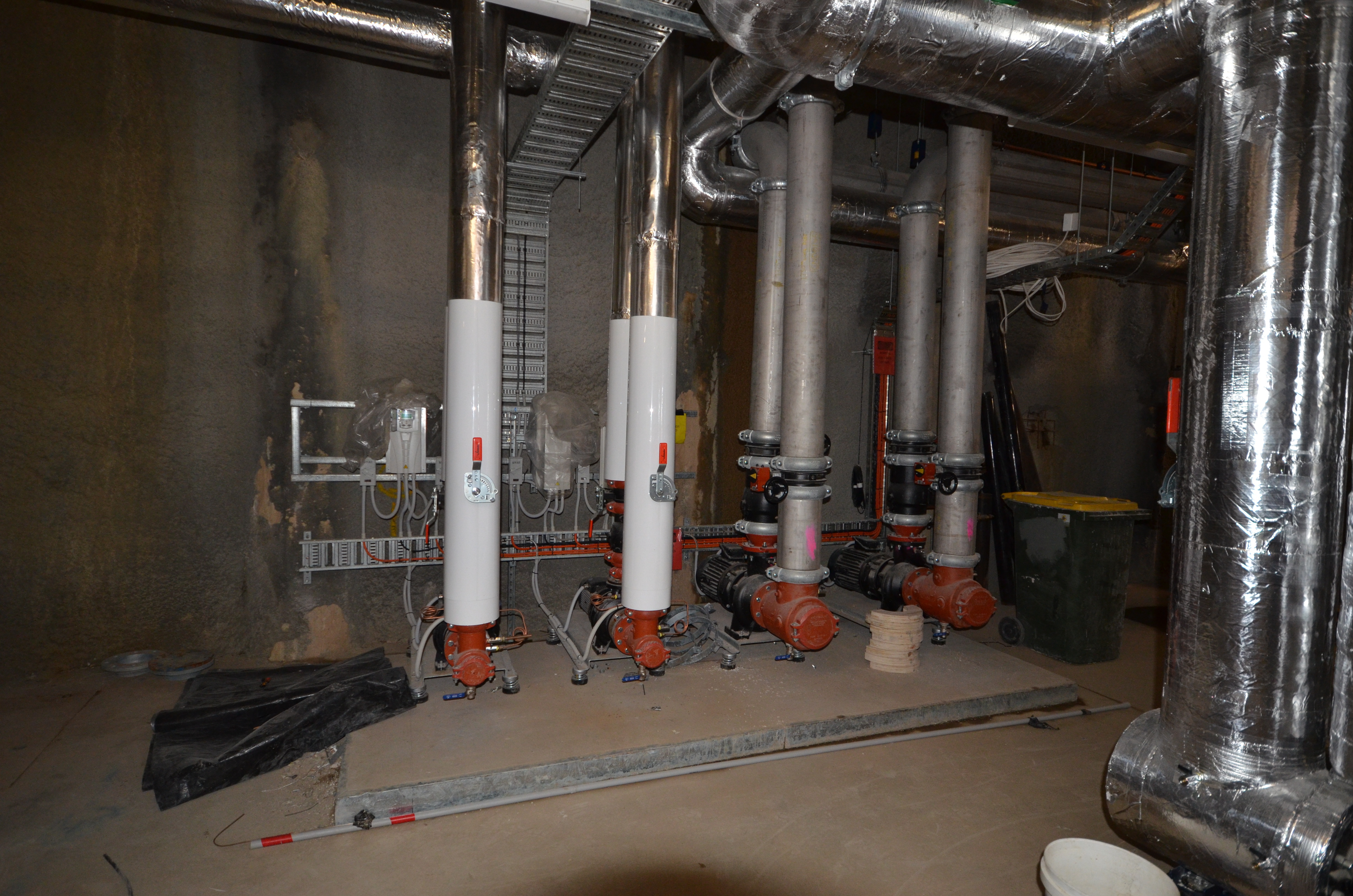 https://archive.abp.unimelb.edu.au/objects/images/Construction/Images/Services/Mechanical/Large plant room basement/DSC_8307.JPG