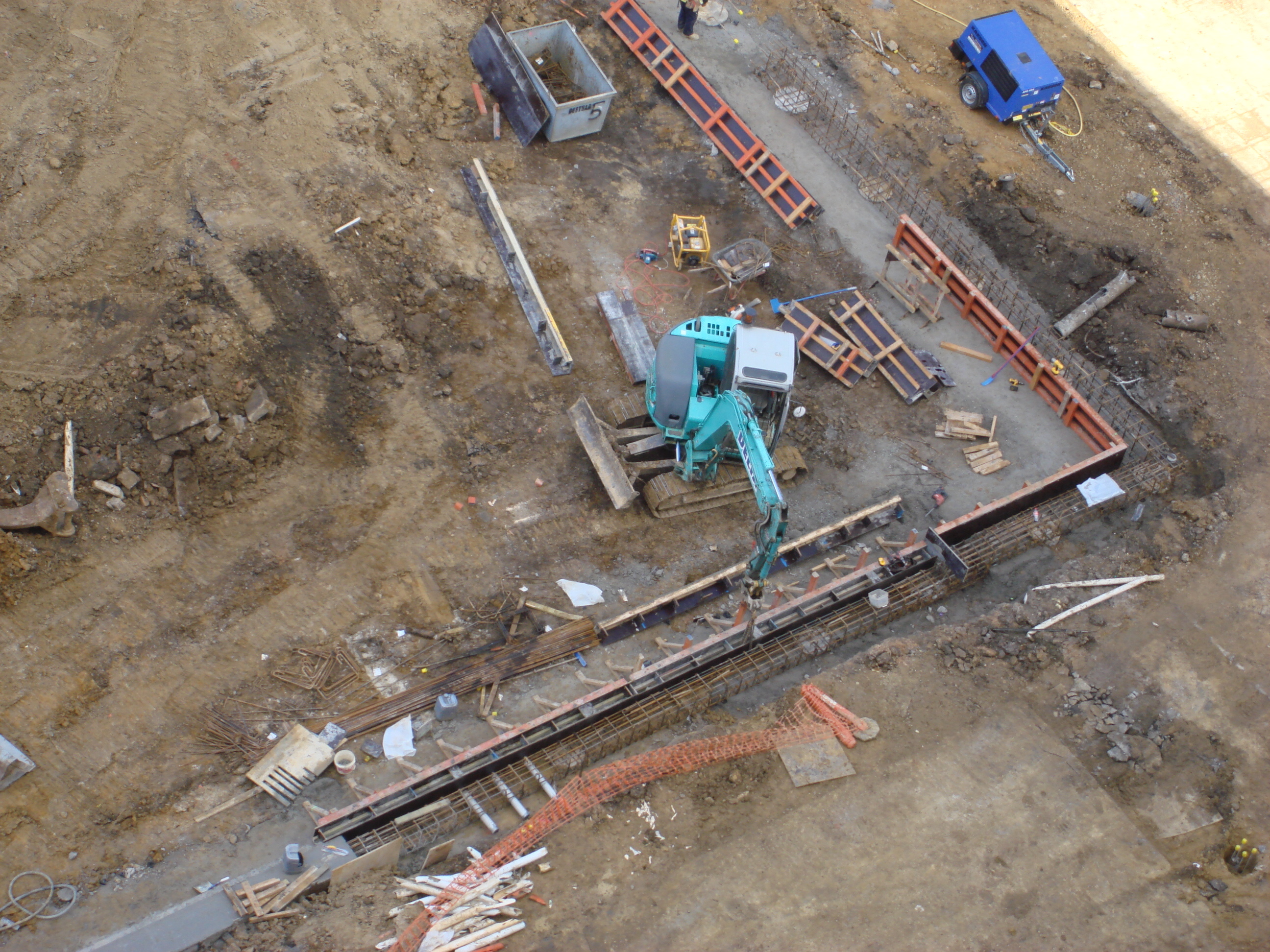 https://archive.abp.unimelb.edu.au/objects/images/Construction/Images/Basement/Capping beams/DSC_0159D.JPG