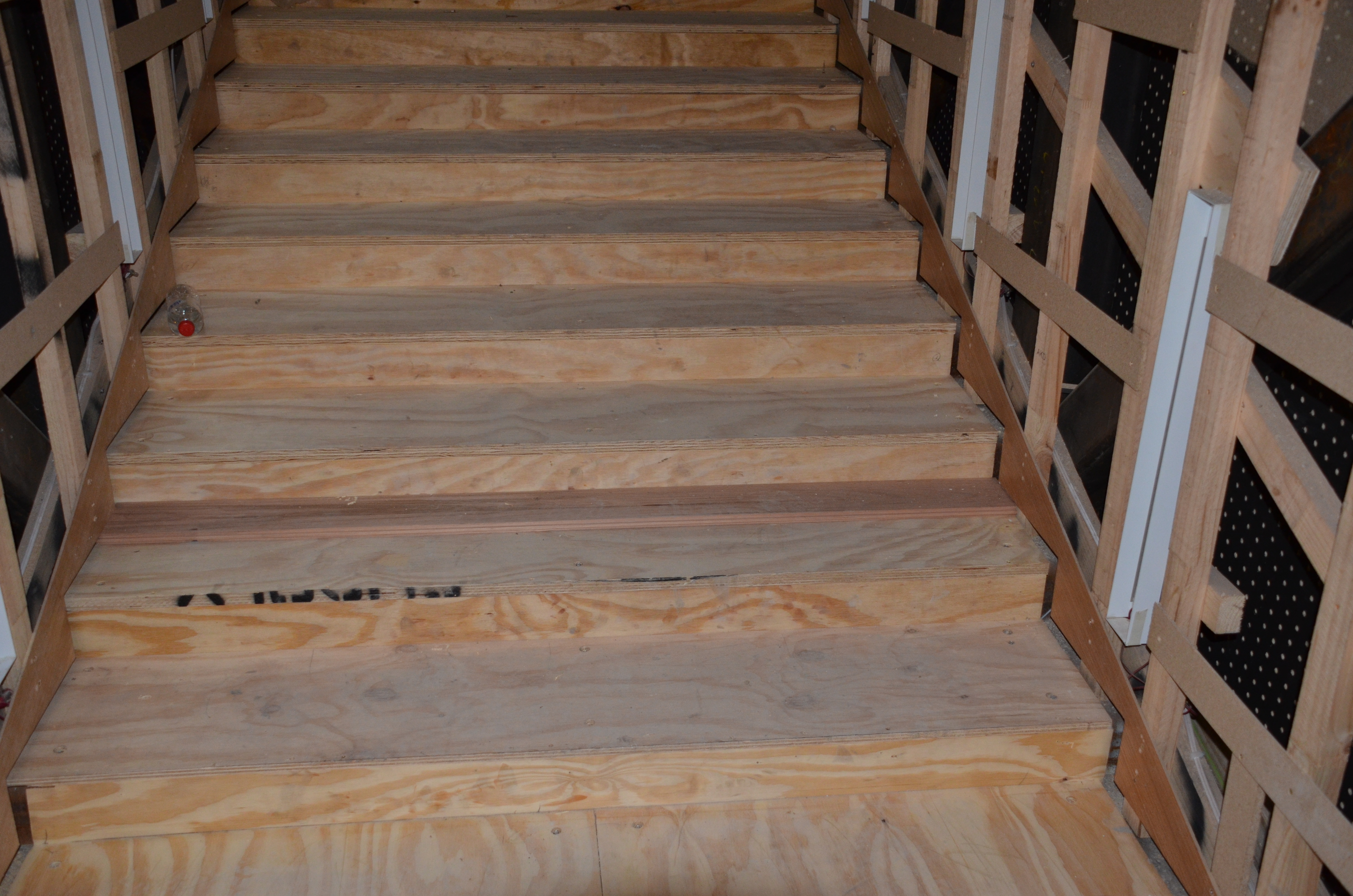 https://archive.abp.unimelb.edu.au/objects/images/Construction/Images/Stair finishes & linings/Y stairs/DSC_7536.JPG