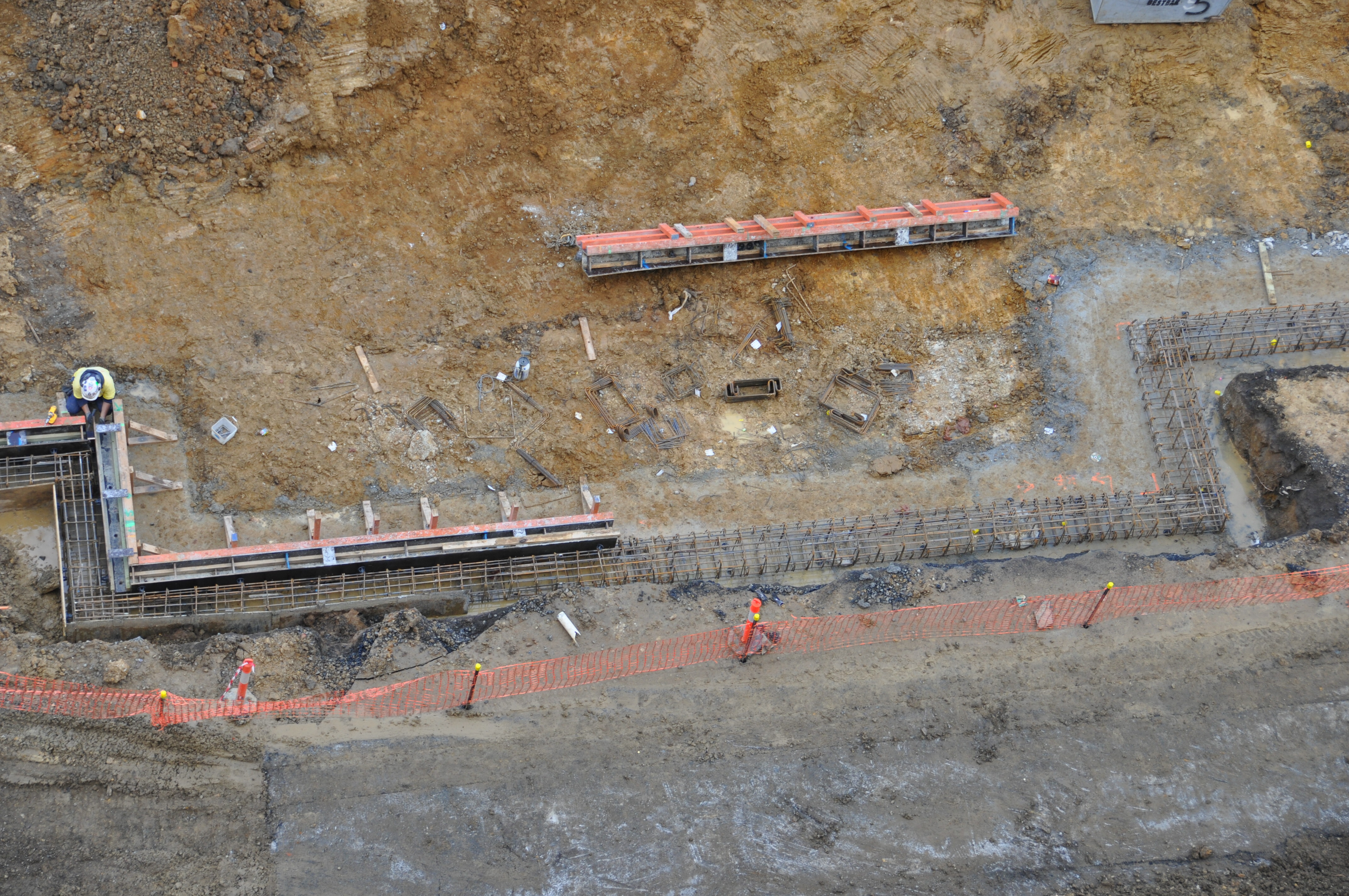 https://archive.abp.unimelb.edu.au/objects/images/Construction/Images/Basement/Capping beams/DSC_0142.JPG https://archive.abp.unimelb.edu.au/objects/images/Construction/Images/Basement/Capping beams/DSC_0142.JPG