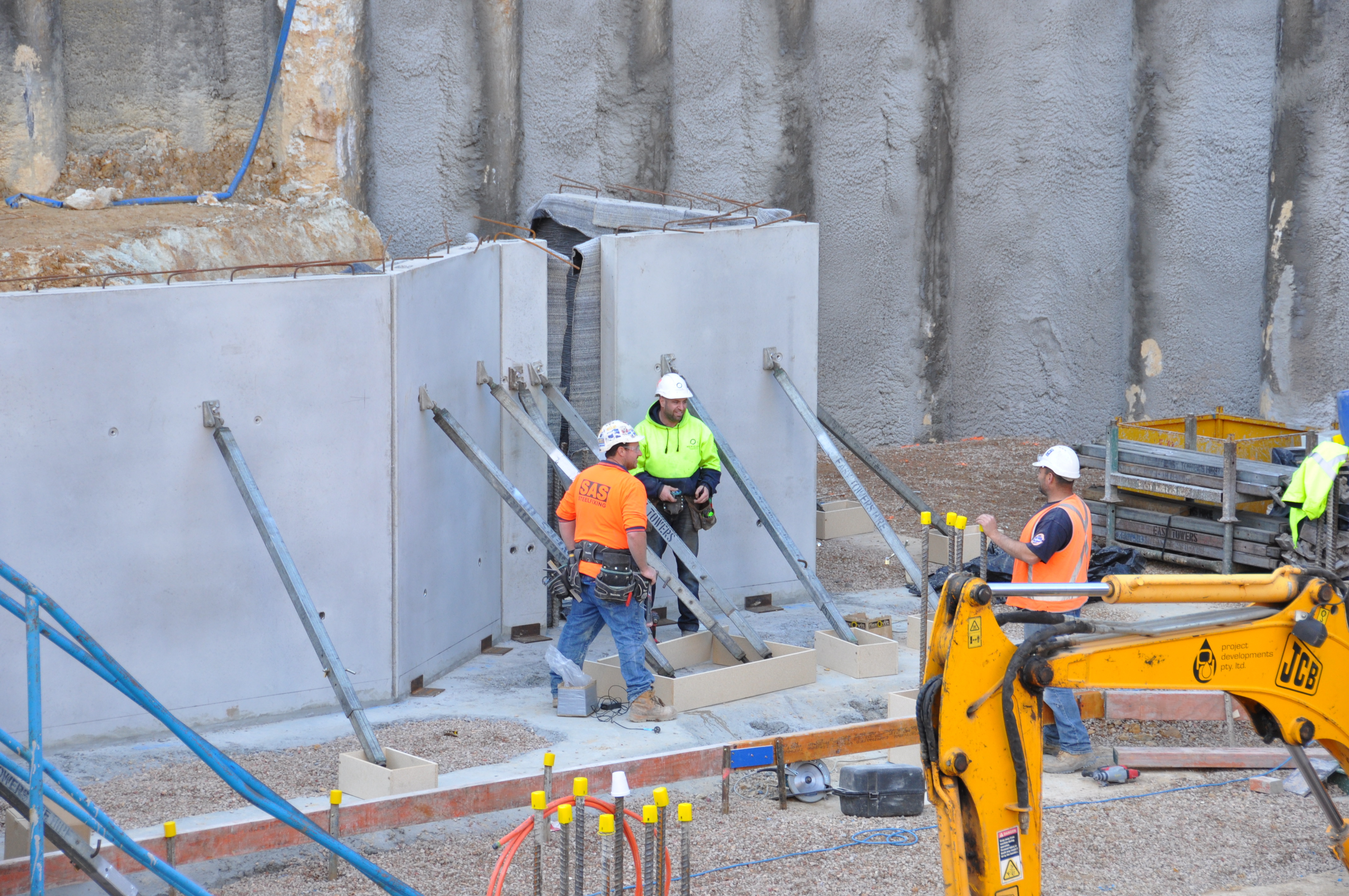 https://archive.abp.unimelb.edu.au/objects/images/Construction/Images/Basement/Basement precast concrete walls/DSC_0363.JPG