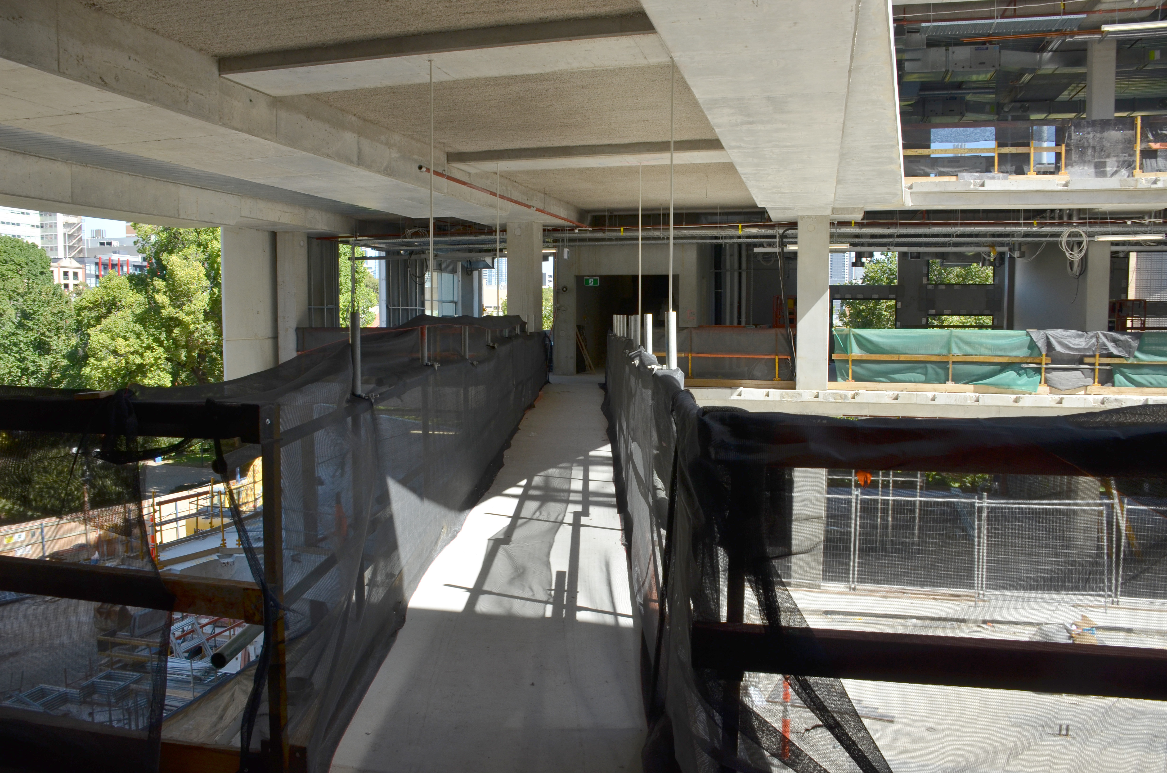 https://archive.abp.unimelb.edu.au/objects/images/Construction/Images/Stairs, walkways and balustrades/Structural steel walkway level 2 east/DSC_4983.JPG