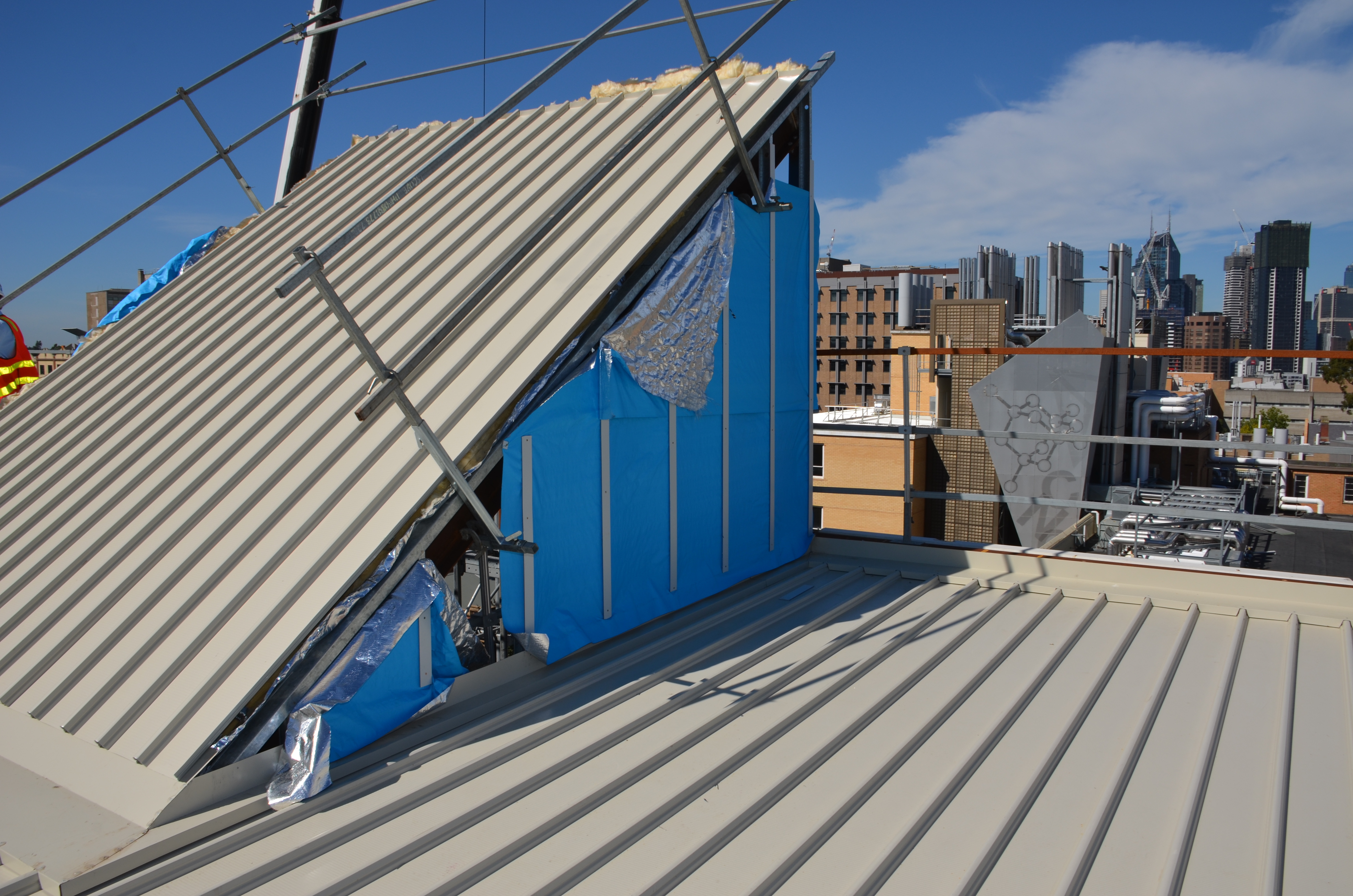 https://archive.abp.unimelb.edu.au/objects/images/Construction/Images/Roof/Roof sheeting, flashings and gutters/DSC_6493.JPG https://archive.abp.unimelb.edu.au/objects/images/Construction/Images/Roof/Roof sheeting, flashings and gutters/DSC_6493.JPG