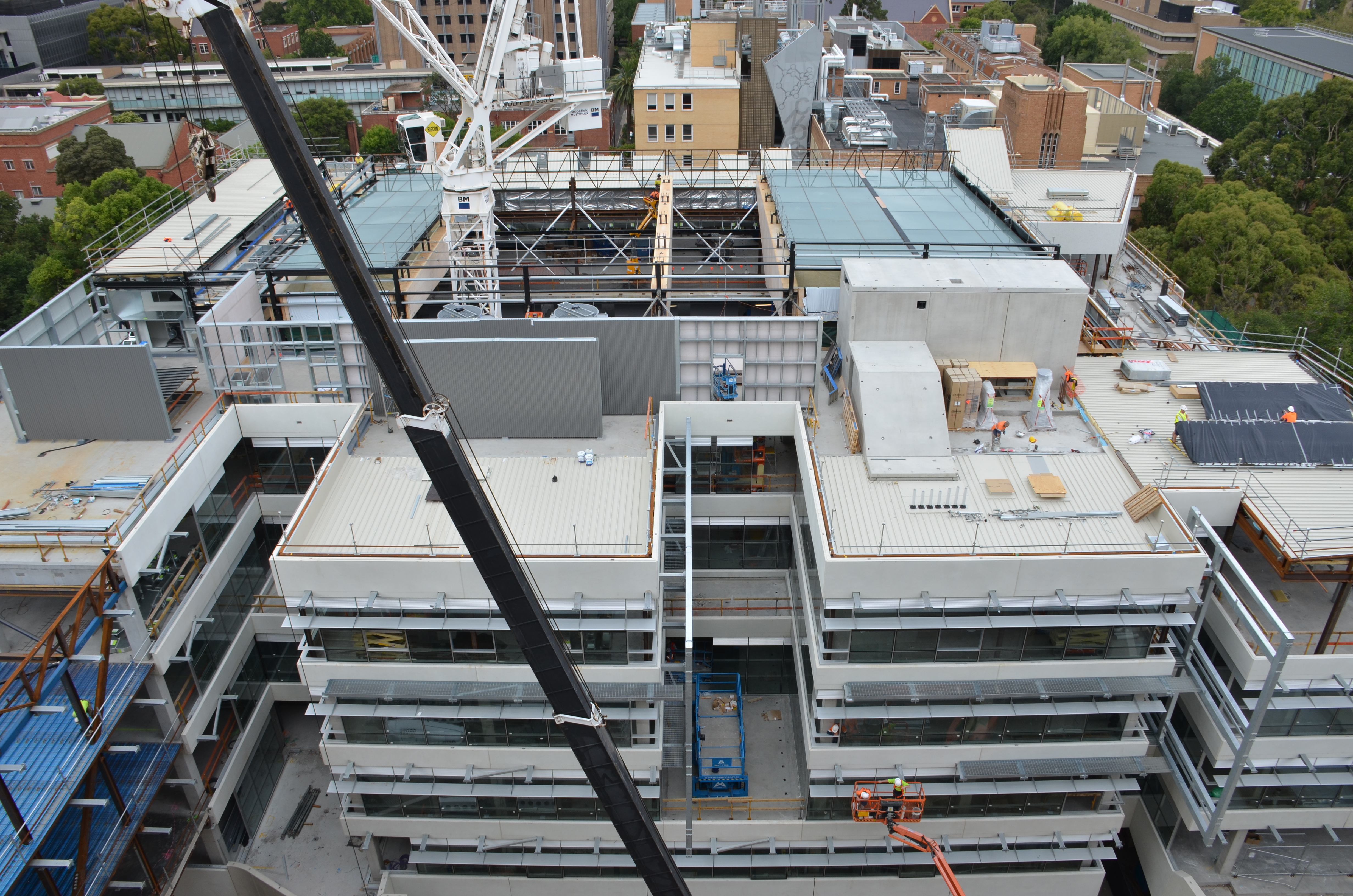 https://archive.abp.unimelb.edu.au/objects/images/Construction/Images/Facades/Zinc screens & access platforms/Access platforms/DSC_5350.JPG