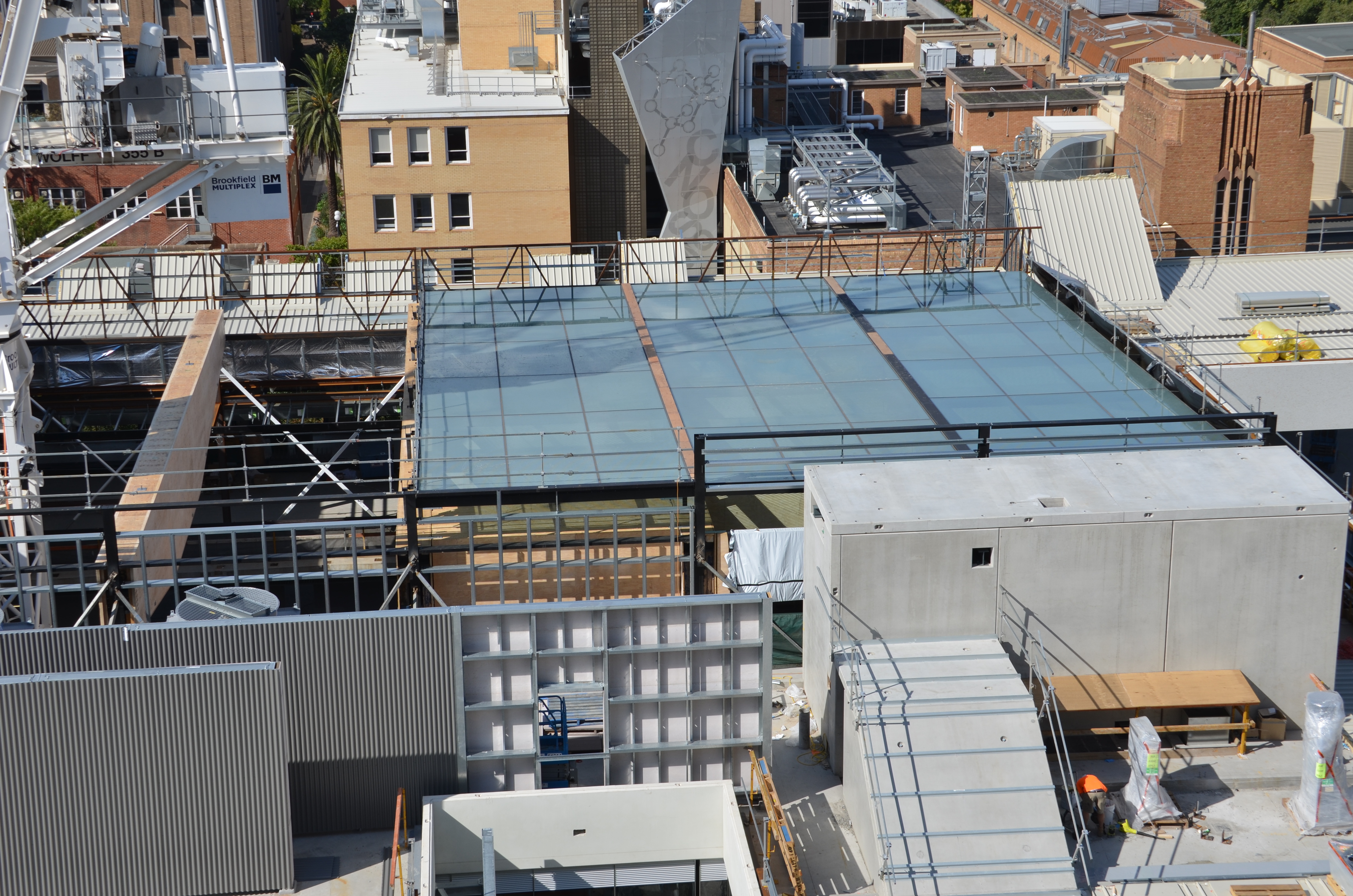 https://archive.abp.unimelb.edu.au/objects/images/Construction/Images/Roof/Glazed atrium roof/Delivery & Installation/DSC_5588.JPG