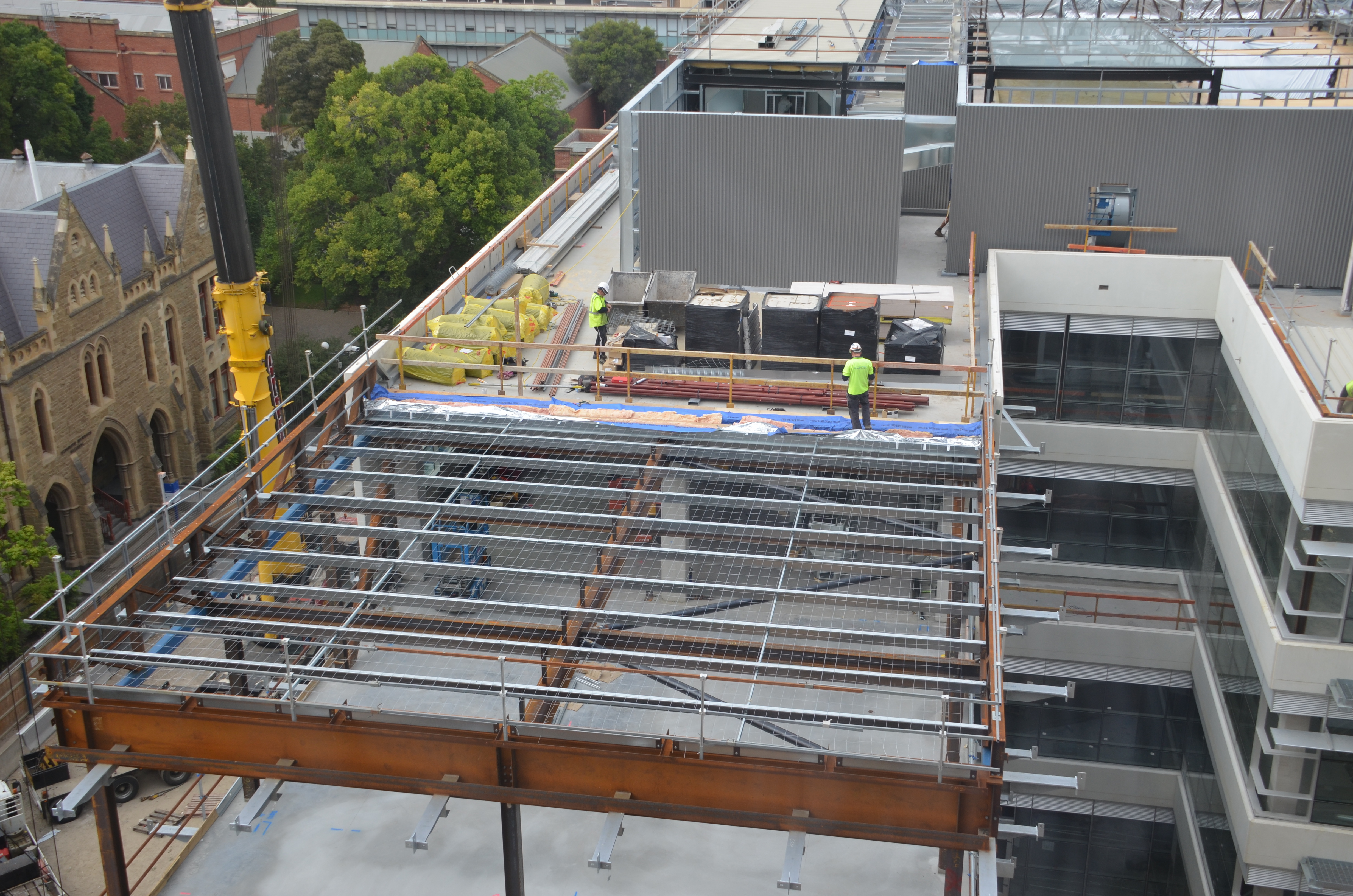 https://archive.abp.unimelb.edu.au/objects/images/Construction/Images/Roof/Roof sheeting, flashings and gutters/DSC_5832.JPG https://archive.abp.unimelb.edu.au/objects/images/Construction/Images/Roof/Roof sheeting, flashings and gutters/DSC_5832.JPG