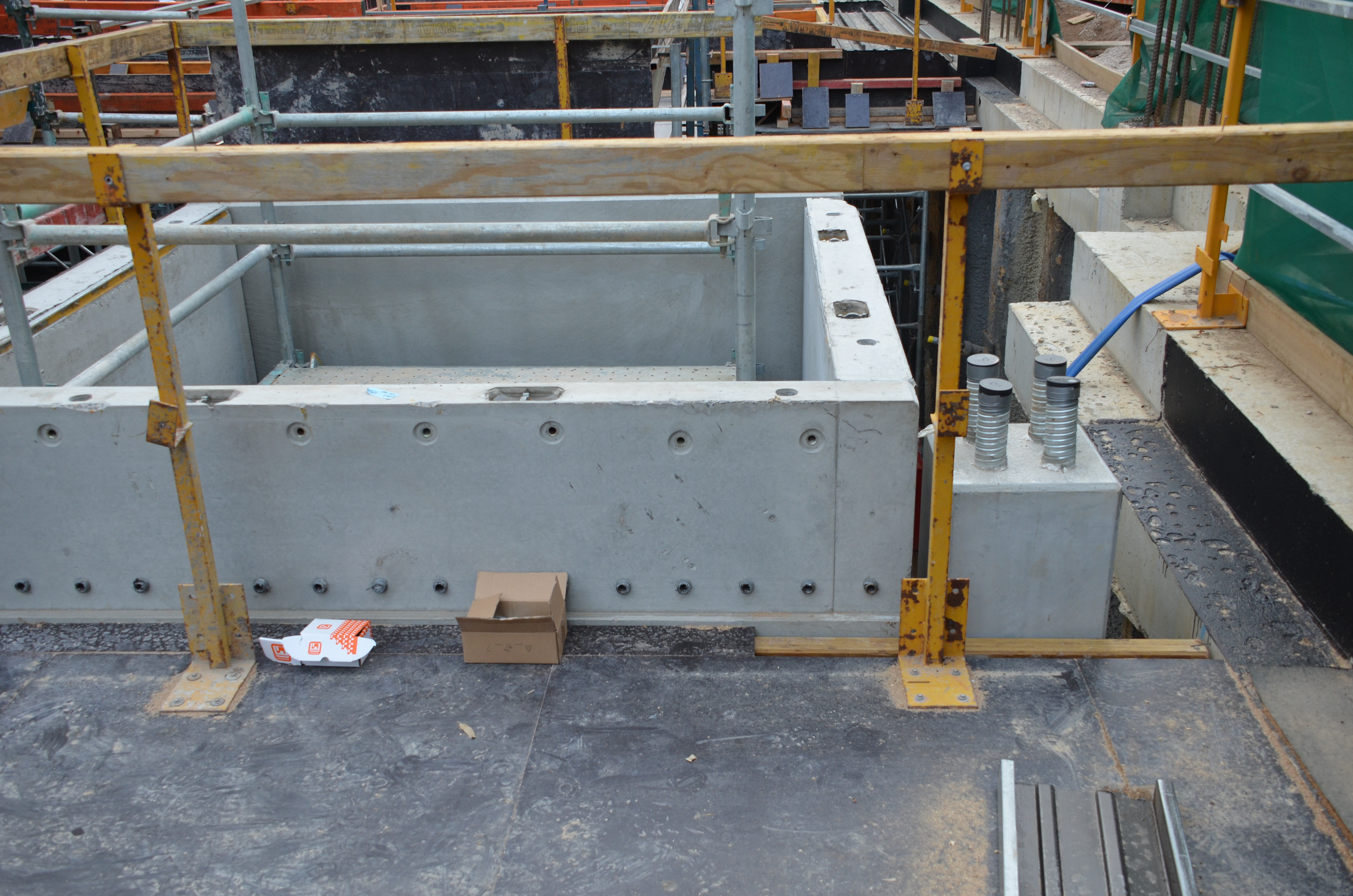 https://archive.abp.unimelb.edu.au/objects/images/Construction/Images/Concrete suspended slabs and beams/Ground level & formwork/DSC_1281.JPG https://archive.abp.unimelb.edu.au/objects/images/Construction/Images/Concrete suspended slabs and beams/Ground level & formwork/DSC_1281.JPG