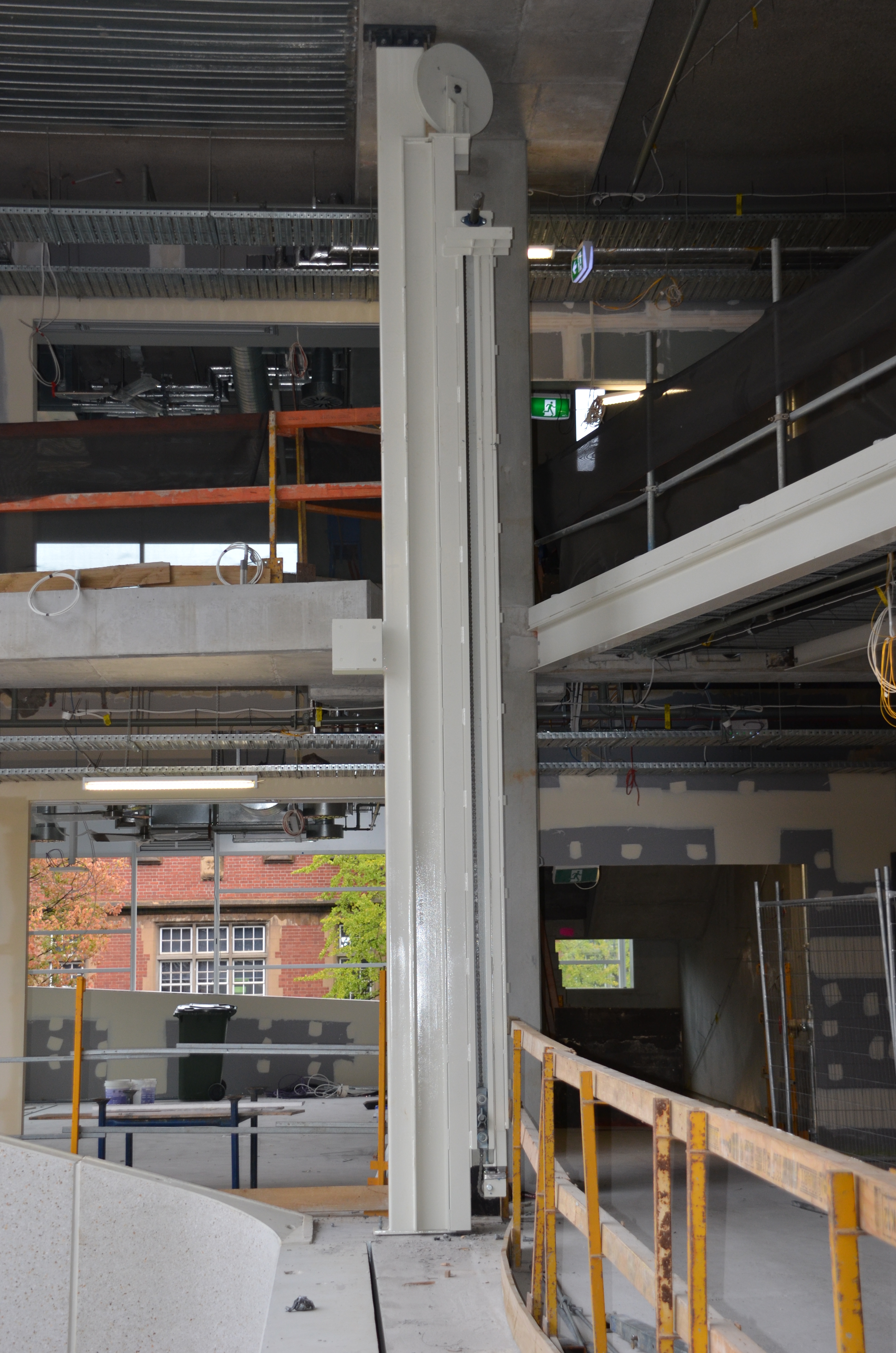 https://archive.abp.unimelb.edu.au/objects/images/Construction/Images/Doors and door frames/Atrium vertical sliding glazed door/DSC_7006.JPG