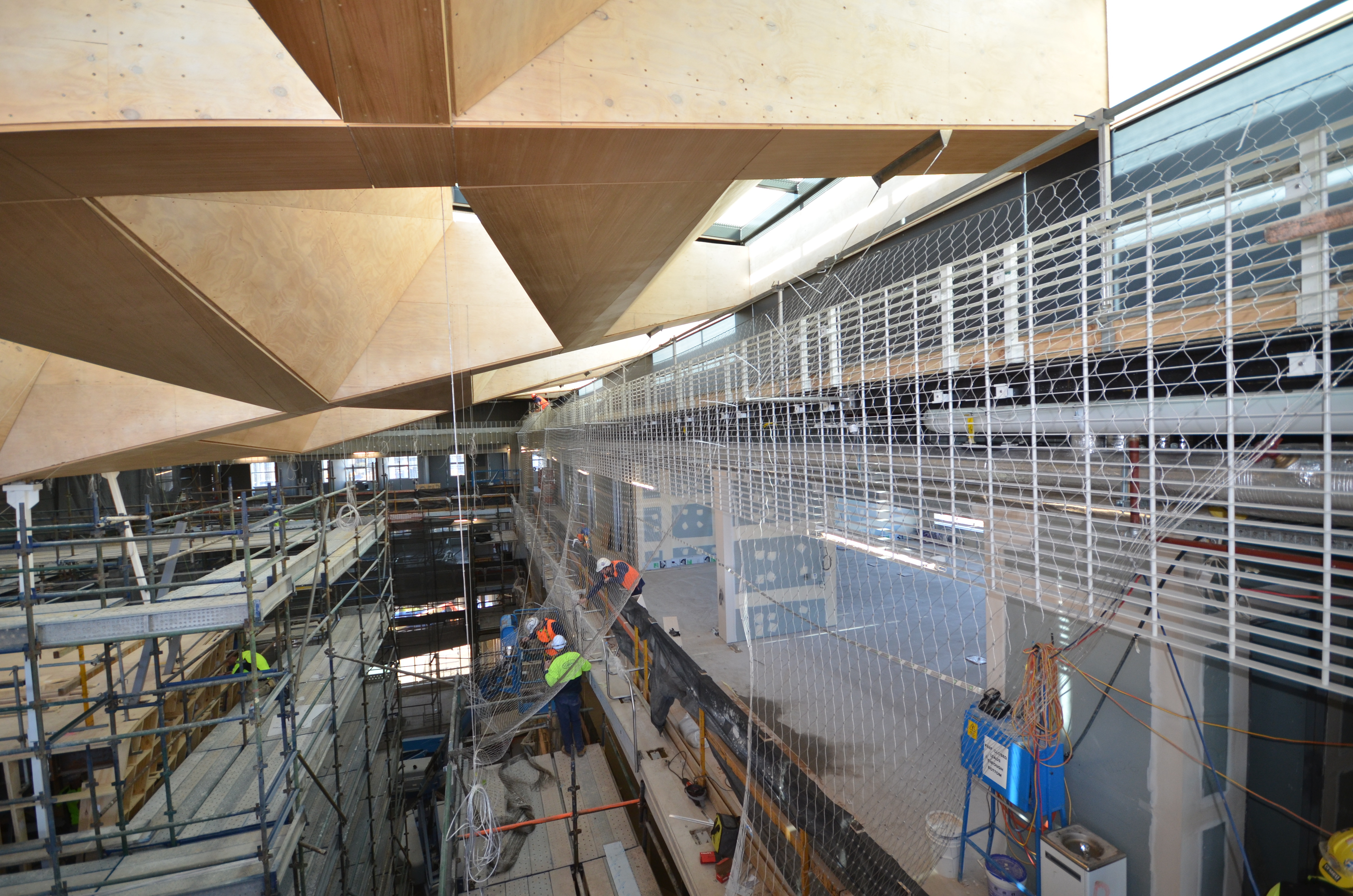 https://archive.abp.unimelb.edu.au/objects/images/Construction/Images/Atrium stainless steel wire mesh & frames/DSC_7799.JPG