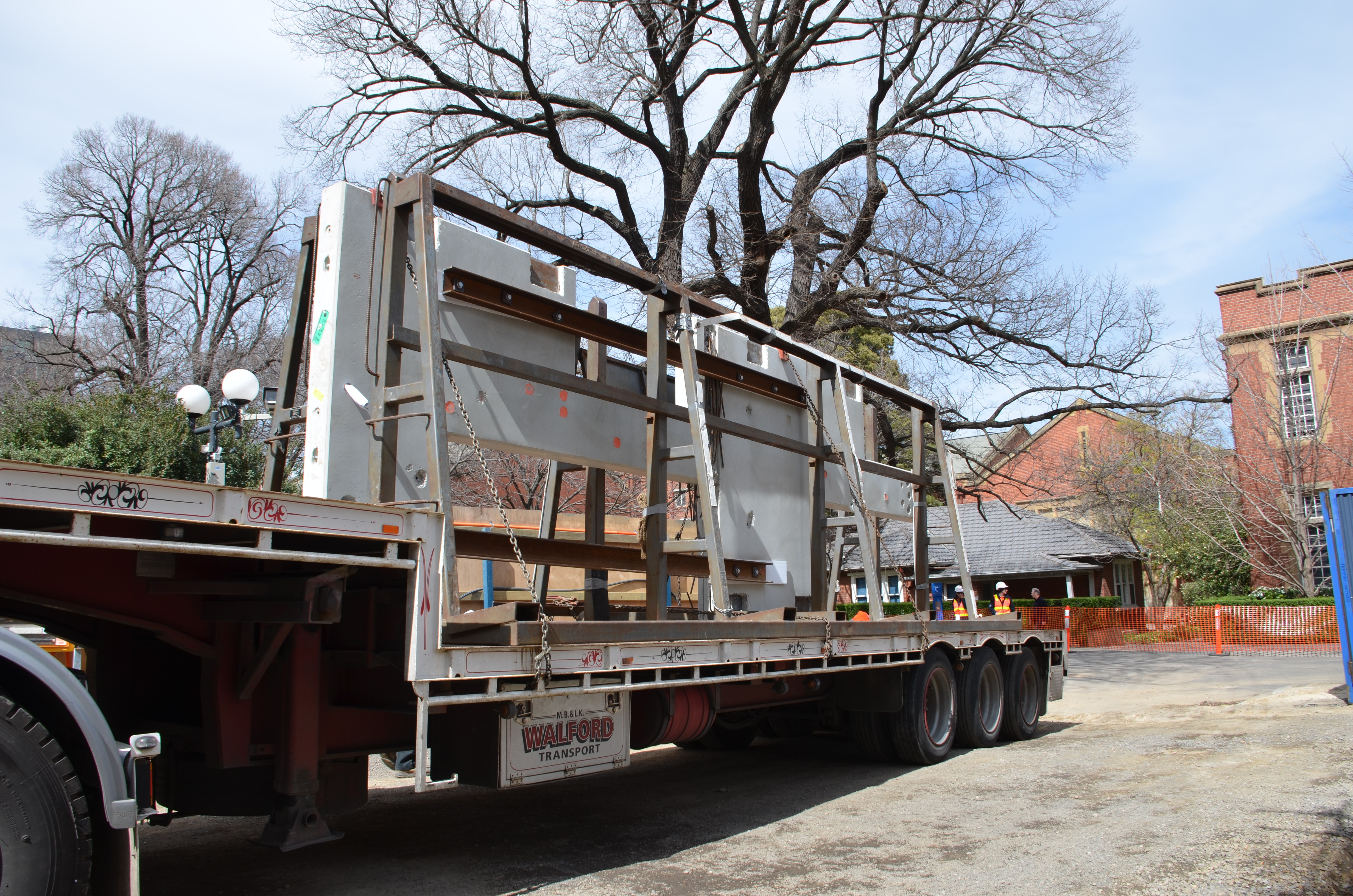 https://archive.abp.unimelb.edu.au/objects/images/Construction/Images/Precast structural concrete walls and columns/Levesl 2-5/DSC_2064.JPG