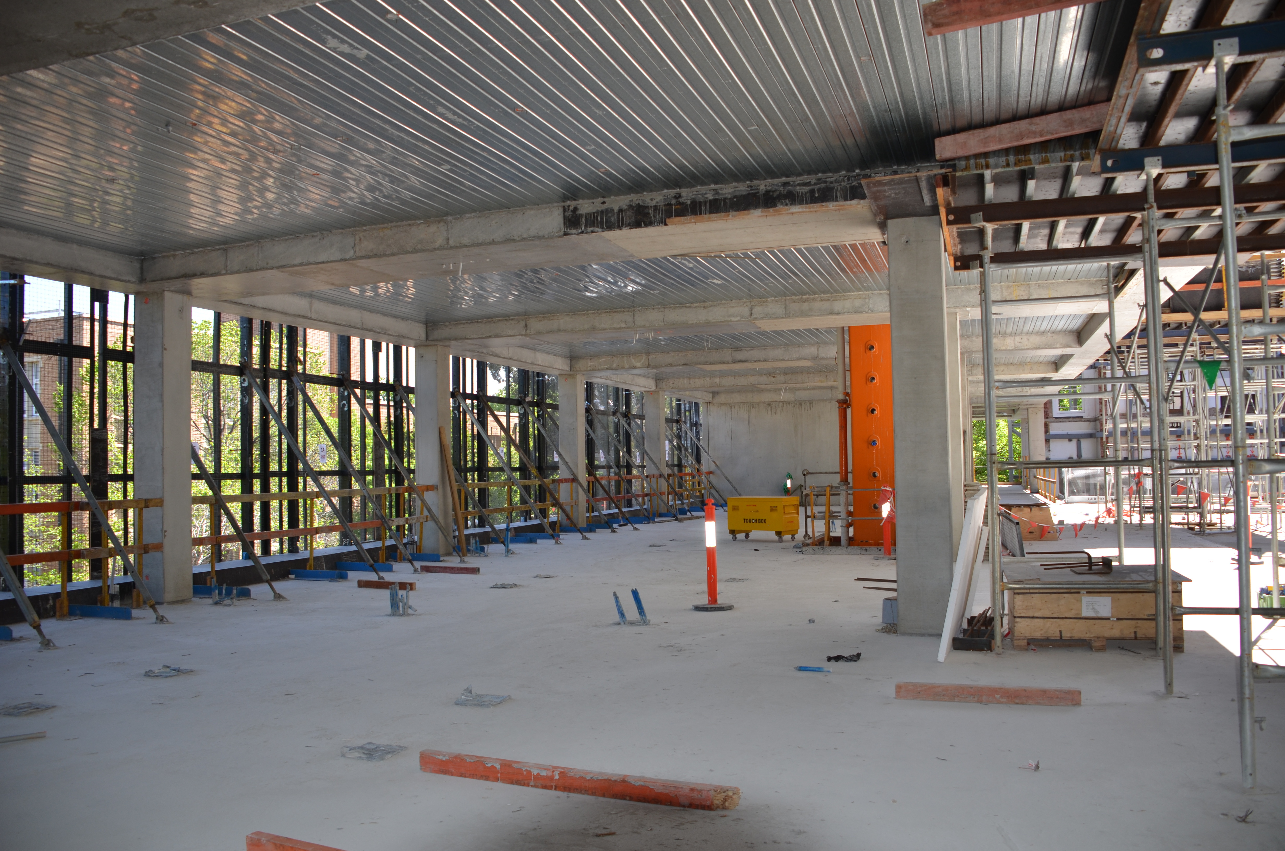 https://archive.abp.unimelb.edu.au/objects/images/Construction/Images/Concrete suspended slabs and beams/Formwork stripping/DSC_3139.JPG https://archive.abp.unimelb.edu.au/objects/images/Construction/Images/Concrete suspended slabs and beams/Formwork stripping/DSC_3139.JPG