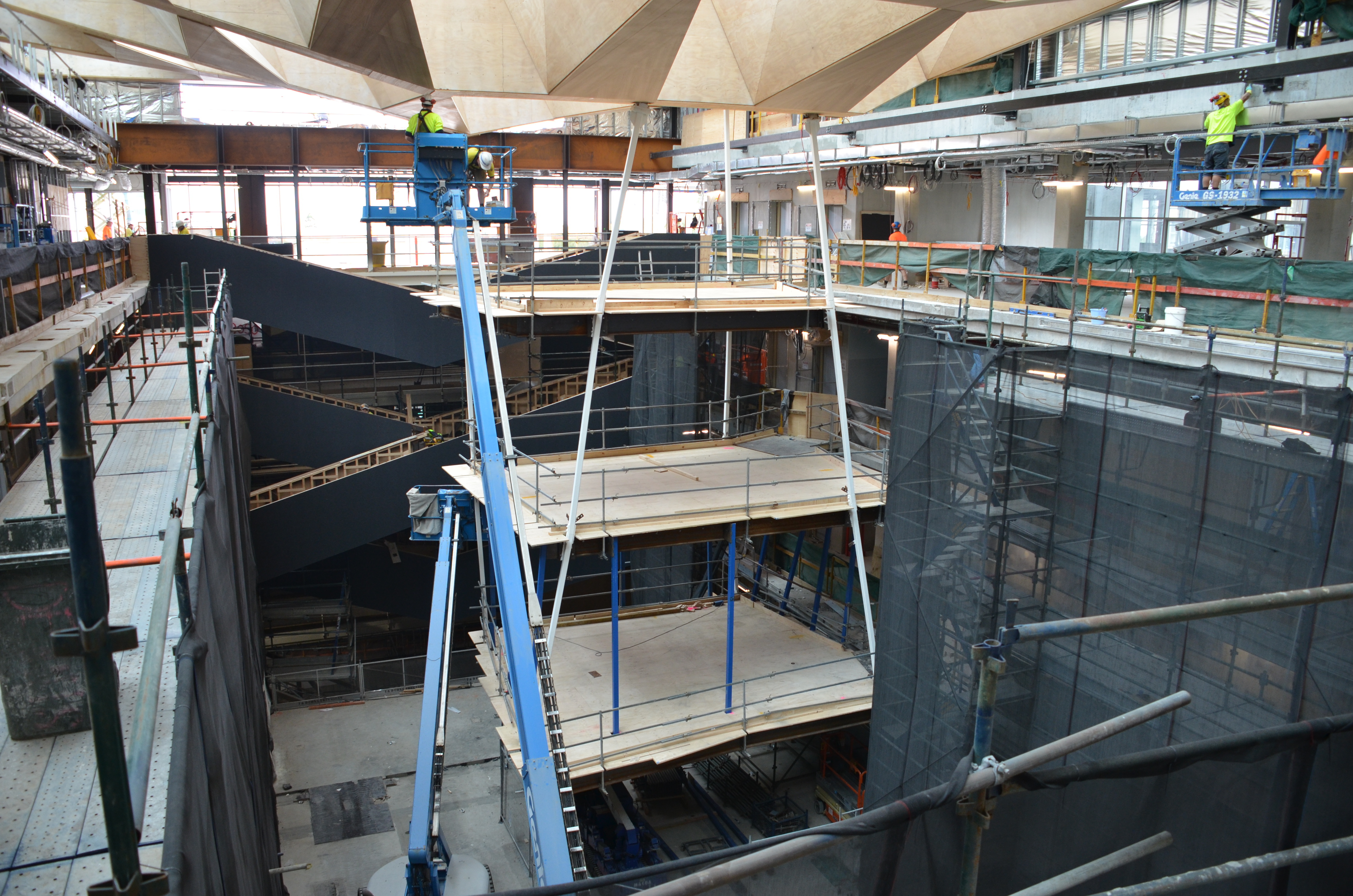 https://archive.abp.unimelb.edu.au/objects/images/Construction/Images/Hanging studio/Steel framing/DSC_6886.JPG https://archive.abp.unimelb.edu.au/objects/images/Construction/Images/Hanging studio/Steel framing/DSC_6886.JPG