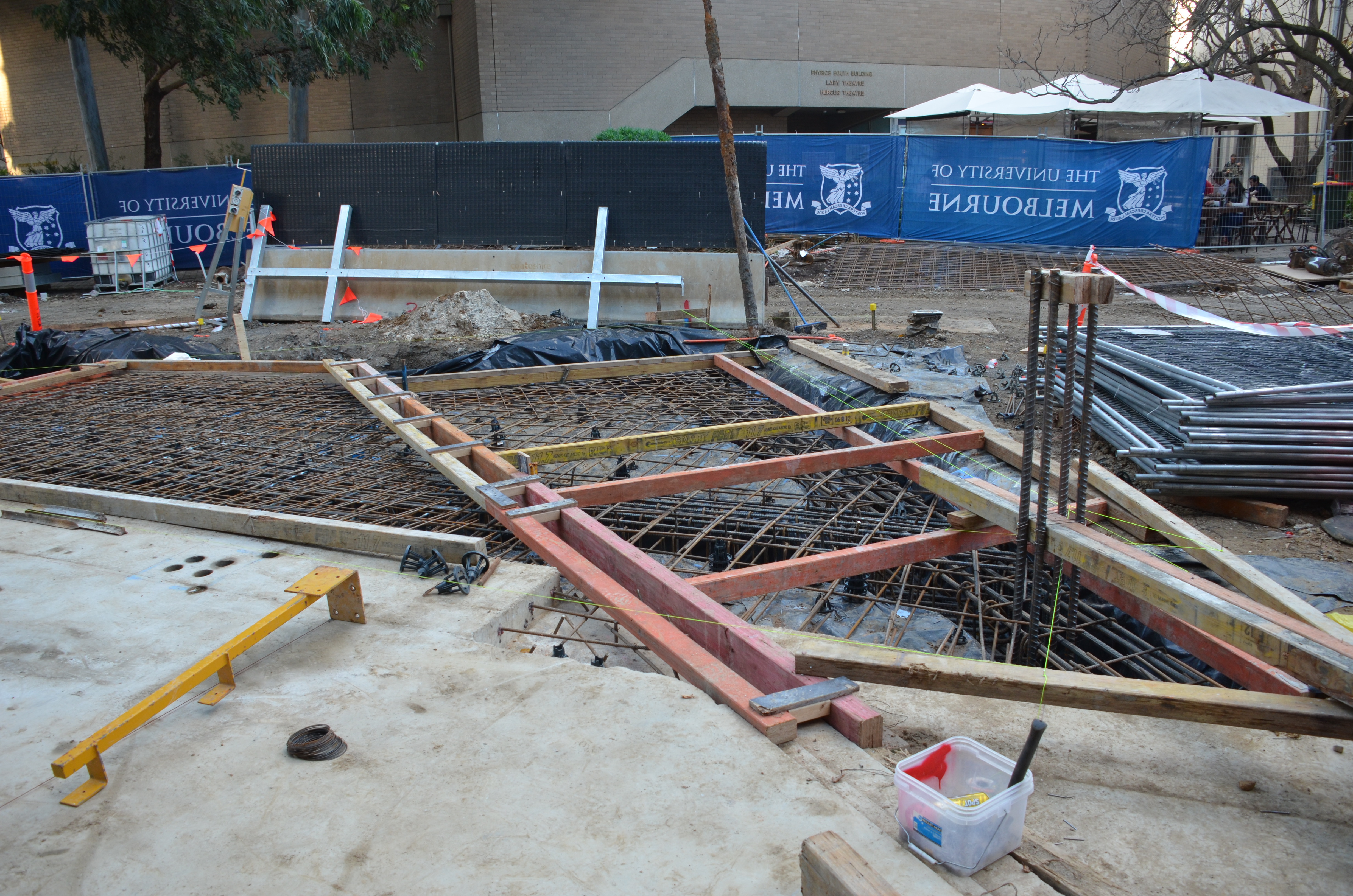 https://archive.abp.unimelb.edu.au/objects/images/Construction/Images/Stairs, walkways and balustrades/External east stairs/DSC_8142.JPG