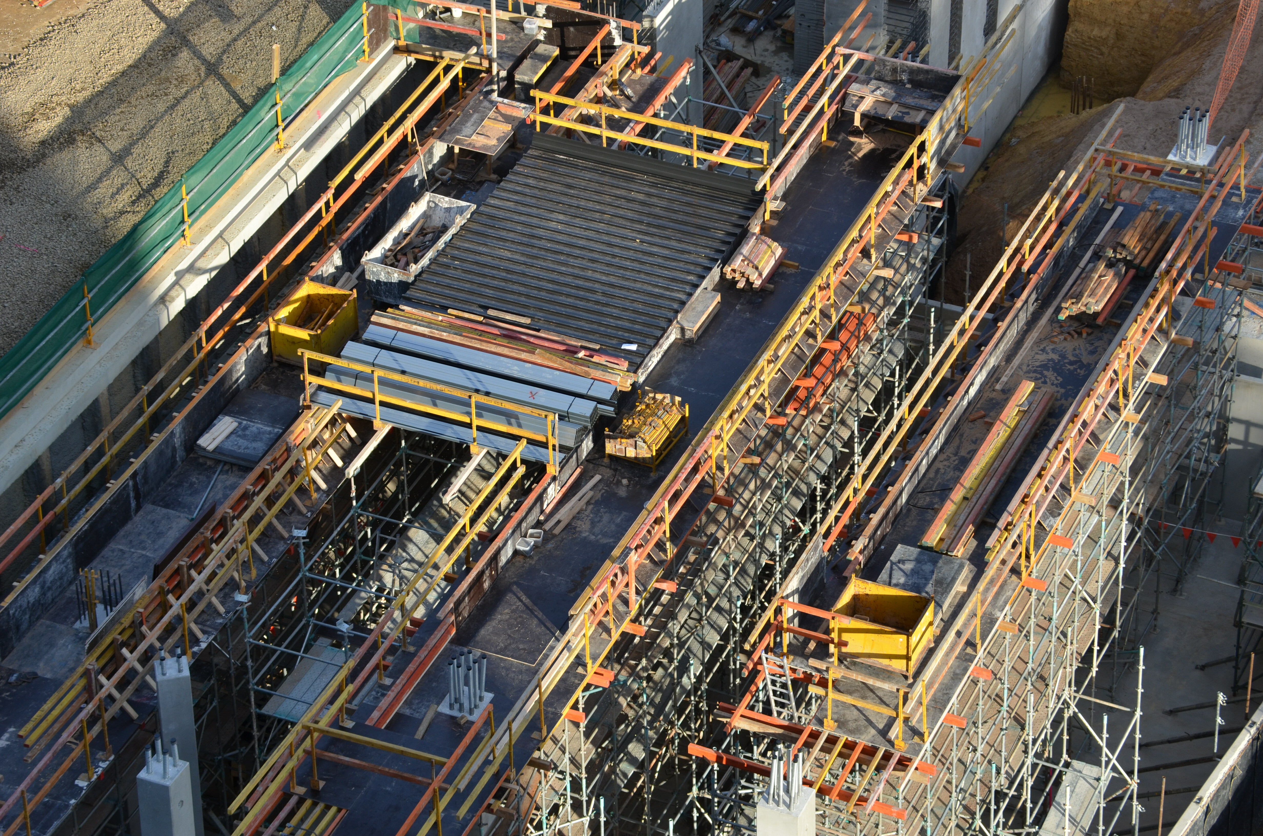 https://archive.abp.unimelb.edu.au/objects/images/Construction/Images/Concrete suspended slabs and beams/Ground level & formwork/DSC_0662.JPG https://archive.abp.unimelb.edu.au/objects/images/Construction/Images/Concrete suspended slabs and beams/Ground level & formwork/DSC_0662.JPG