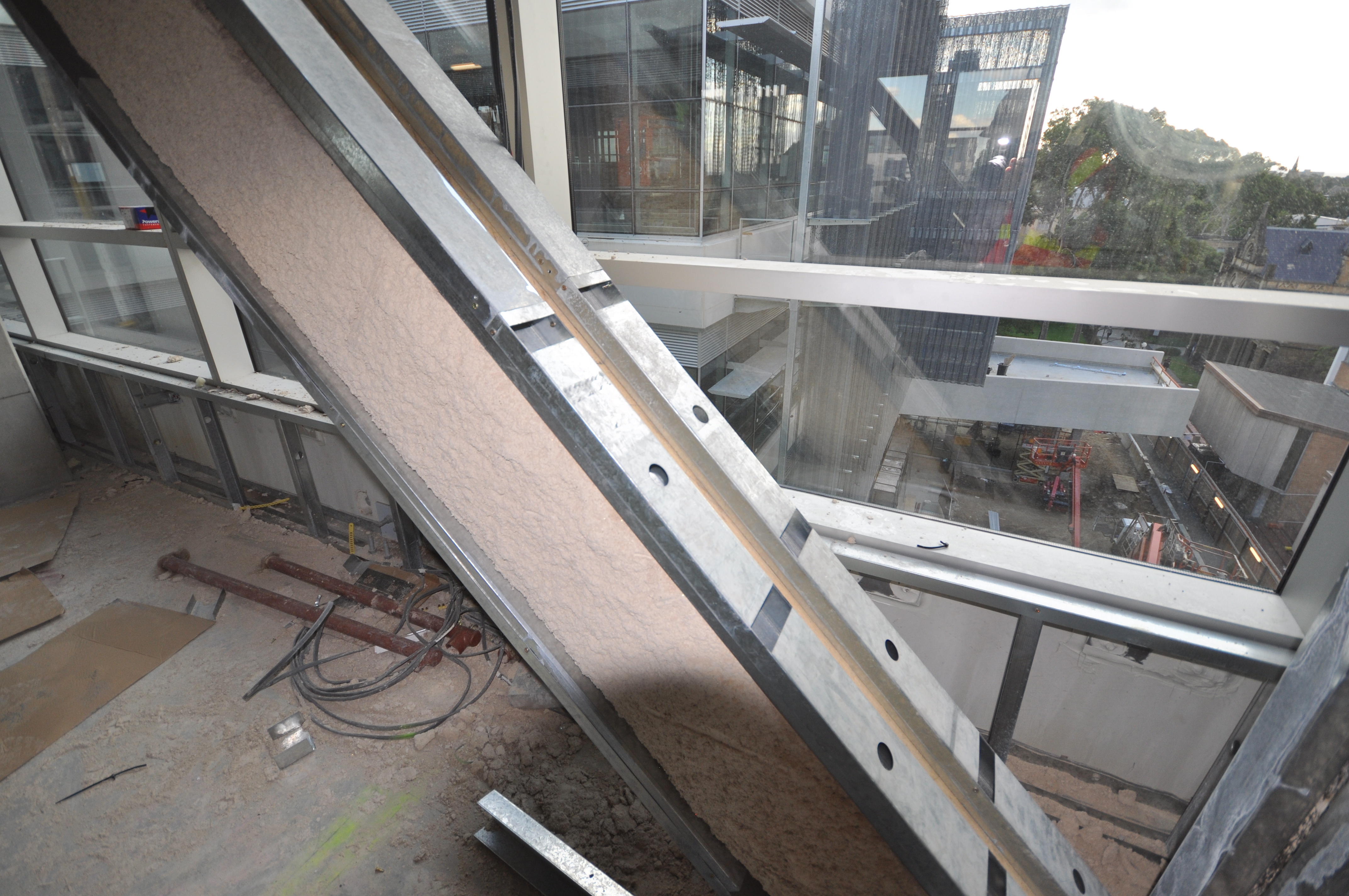 https://archive.abp.unimelb.edu.au/objects/images/Construction/Images/Structural steel/Cantilever/Fire protection and cladding/DSC_7250.JPG https://archive.abp.unimelb.edu.au/objects/images/Construction/Images/Structural steel/Cantilever/Fire protection and cladding/DSC_7250.JPG