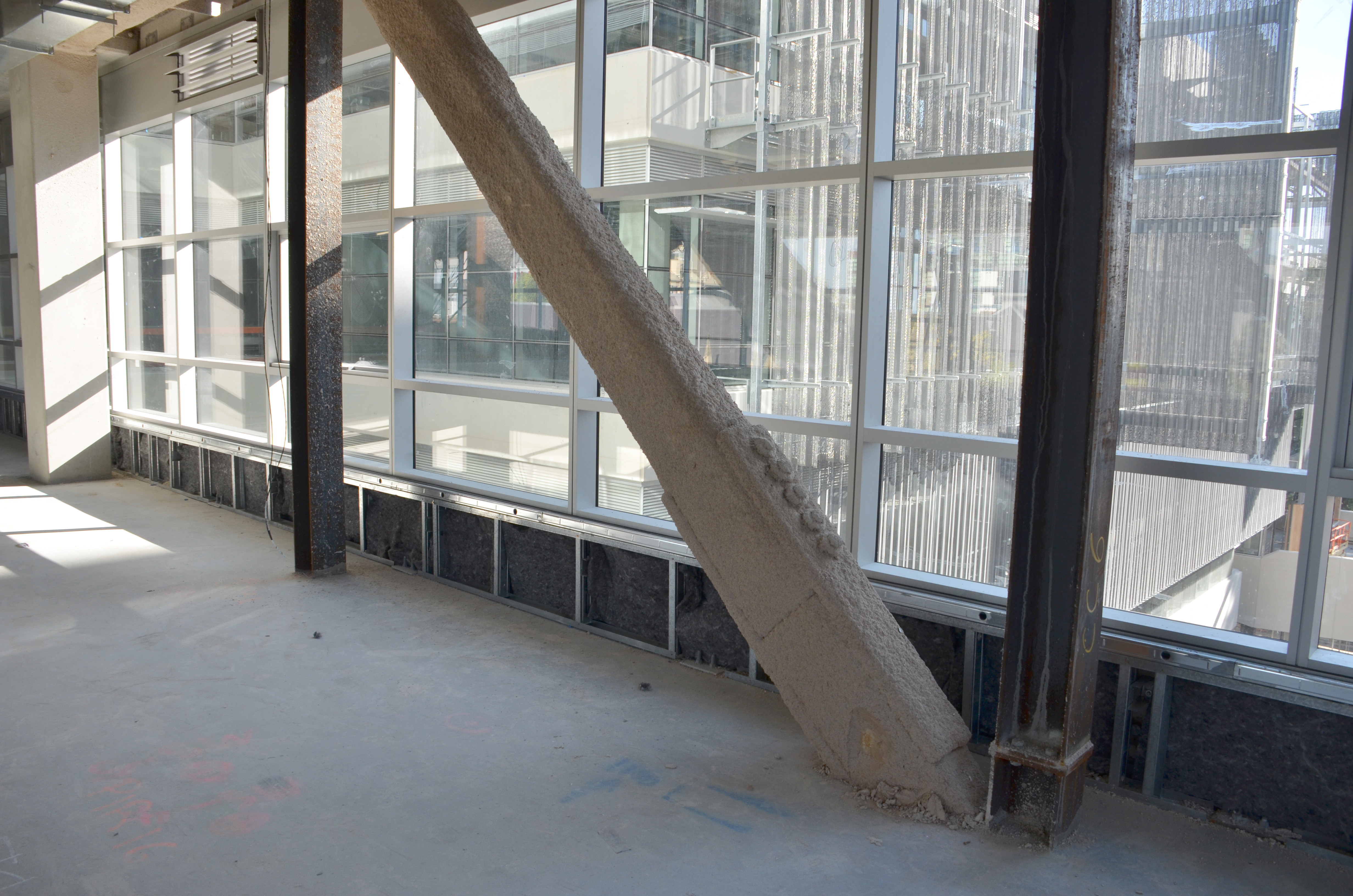 https://archive.abp.unimelb.edu.au/objects/images/Construction/Images/Structural steel/Cantilever/Fire protection and cladding/DSC_6818.JPG https://archive.abp.unimelb.edu.au/objects/images/Construction/Images/Structural steel/Cantilever/Fire protection and cladding/DSC_6818.JPG